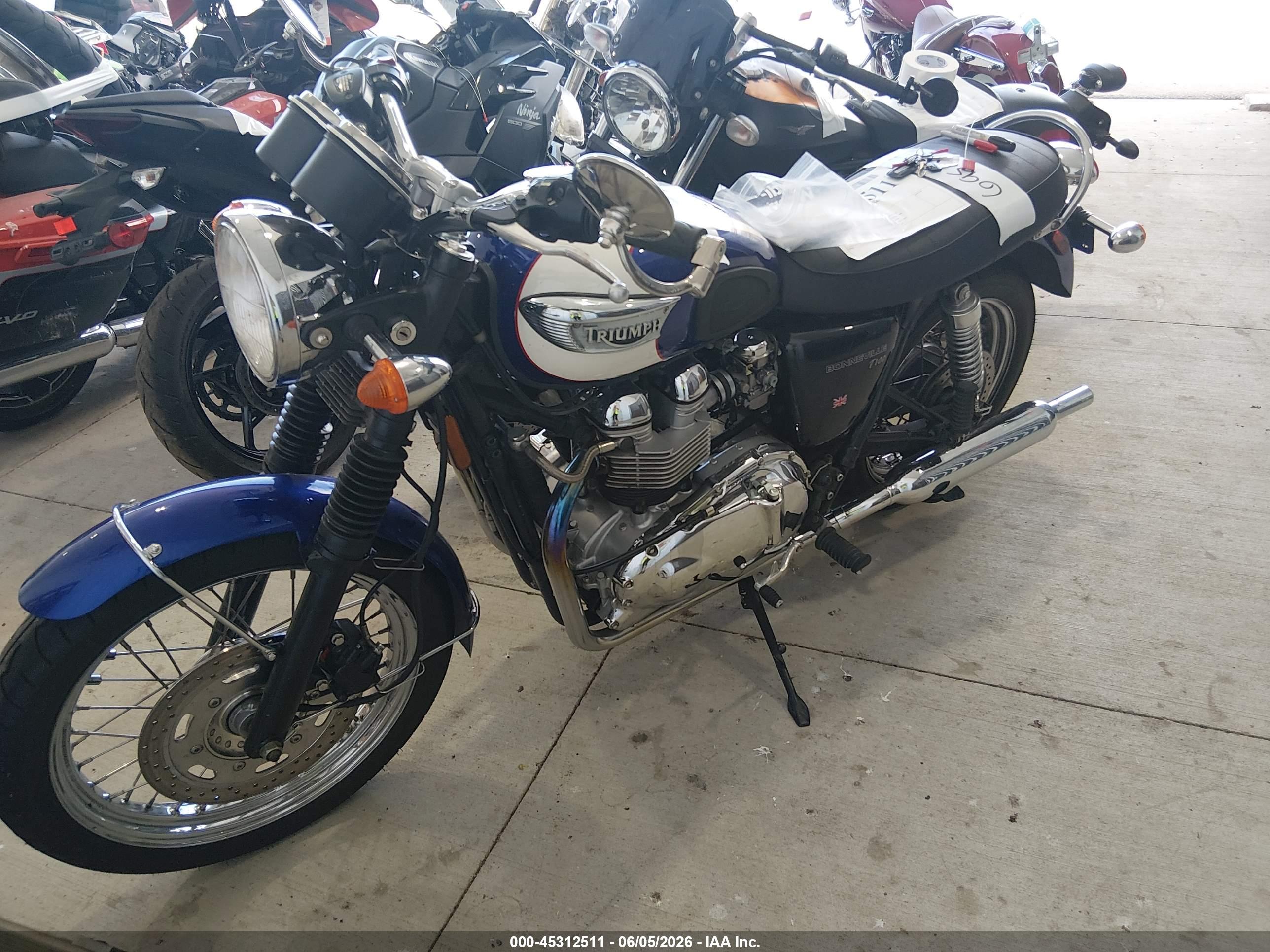 TRIUMPH MOTORCYCLE image 2