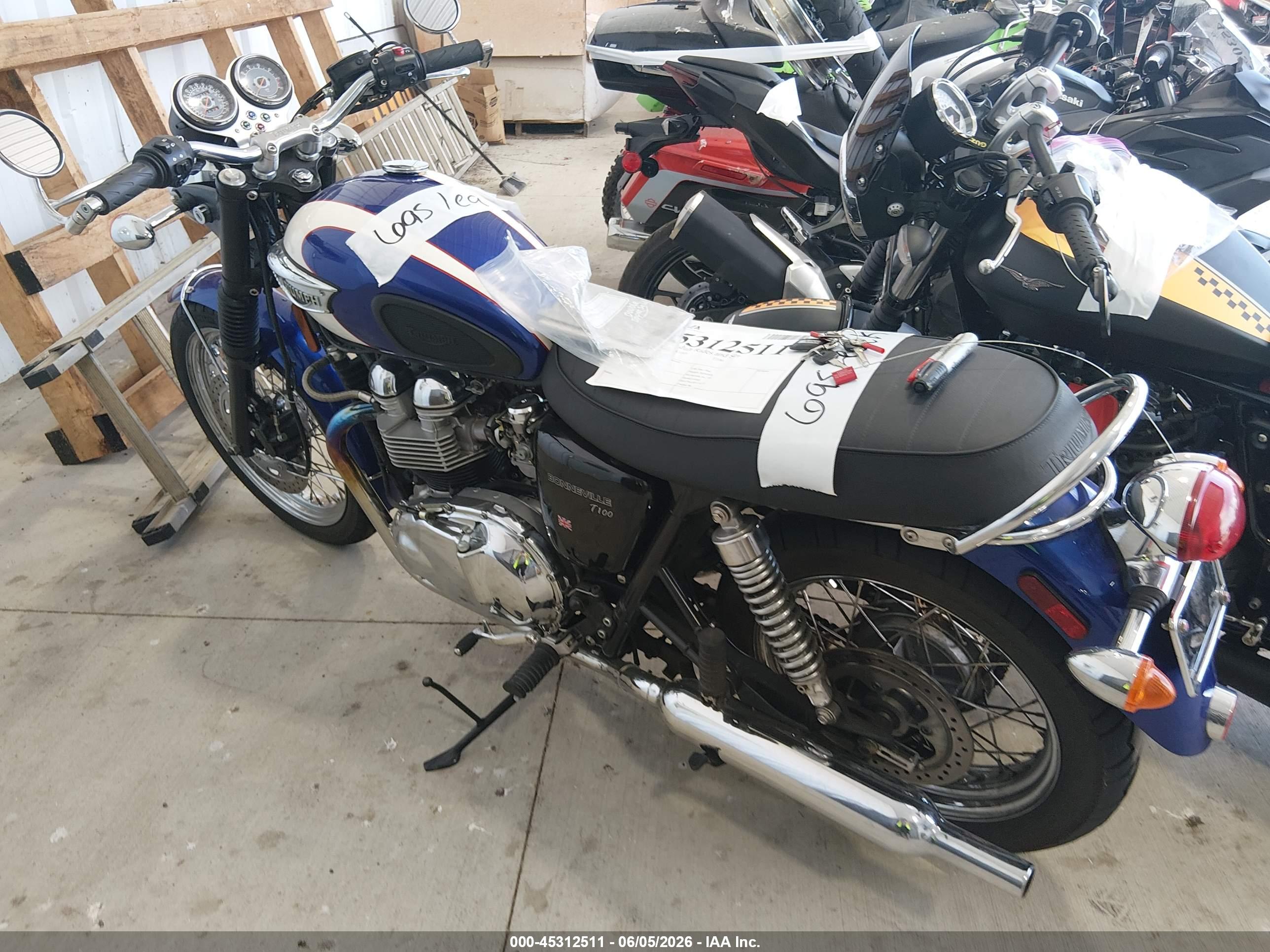 TRIUMPH MOTORCYCLE image 3
