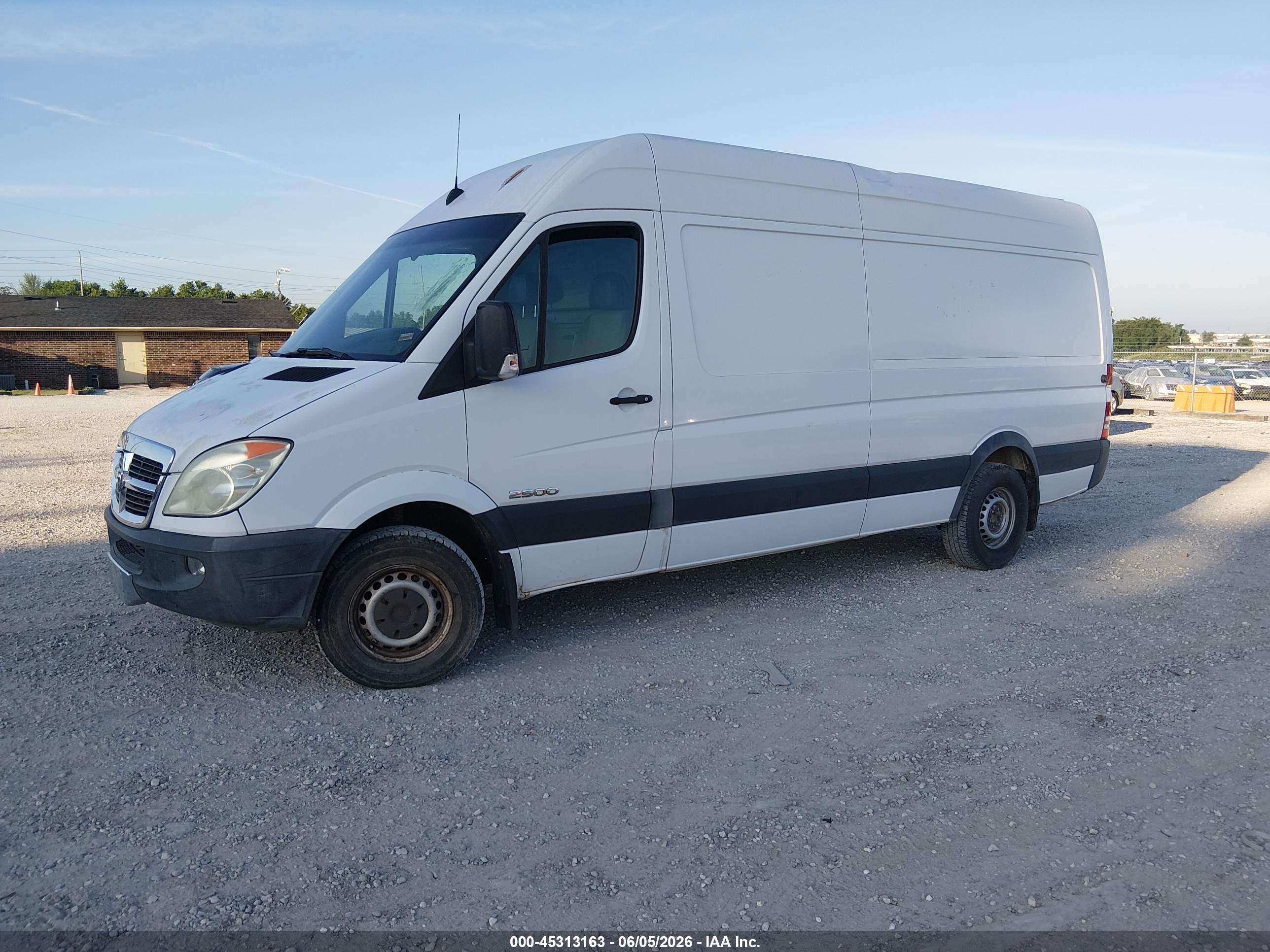 DODGE SPRINTER image 2