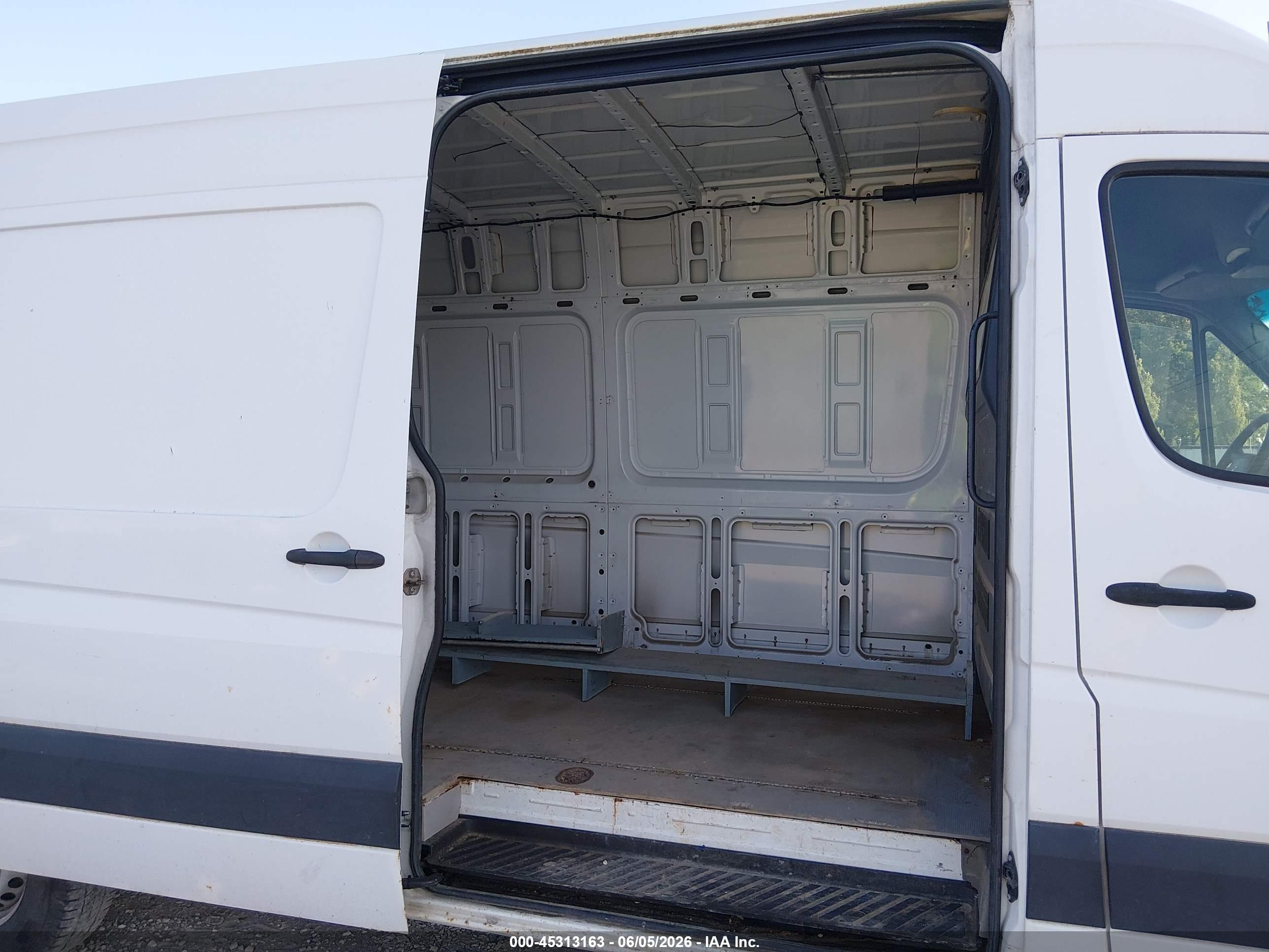 DODGE SPRINTER image 8