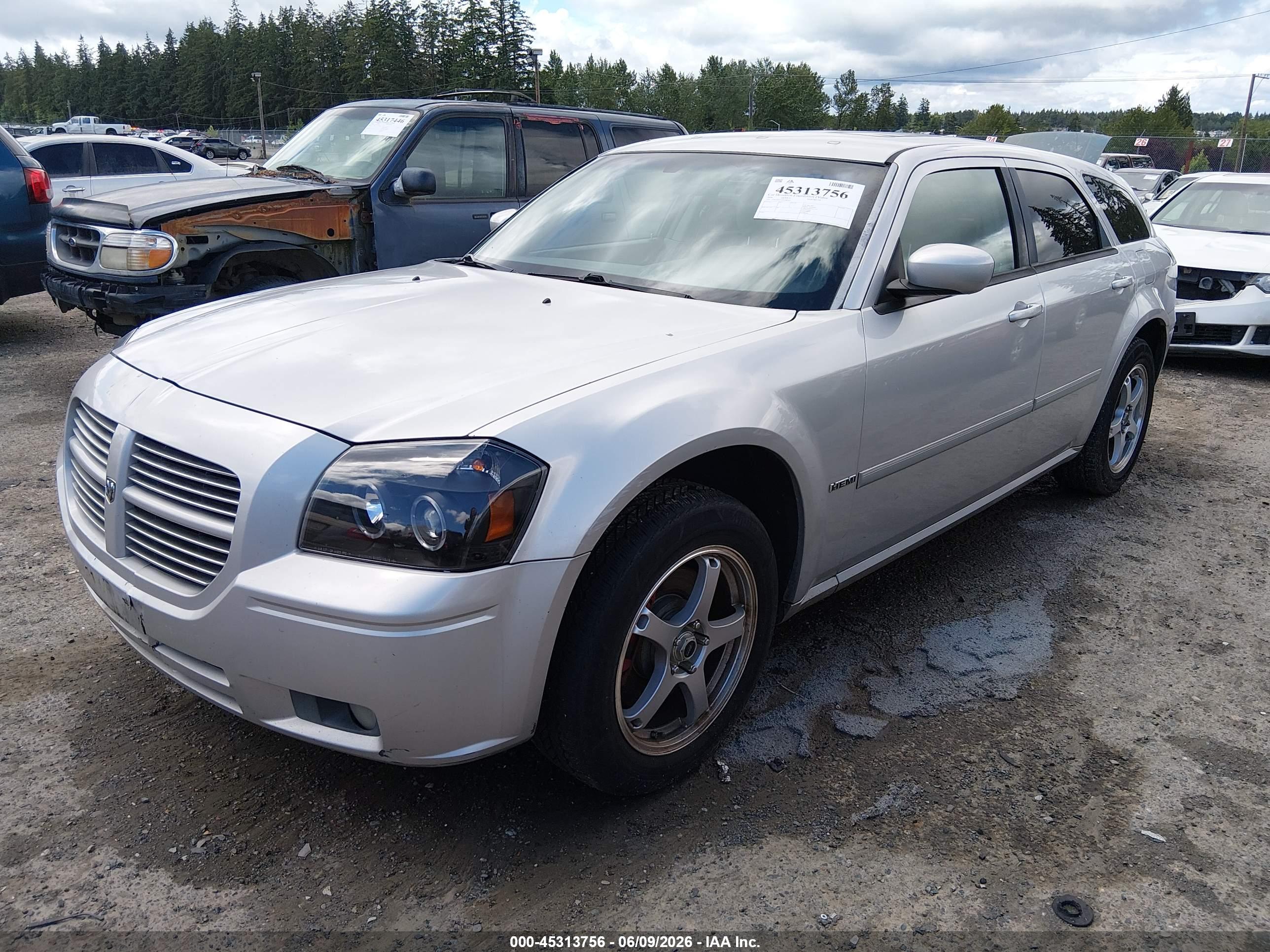 DODGE MAGNUM image 2