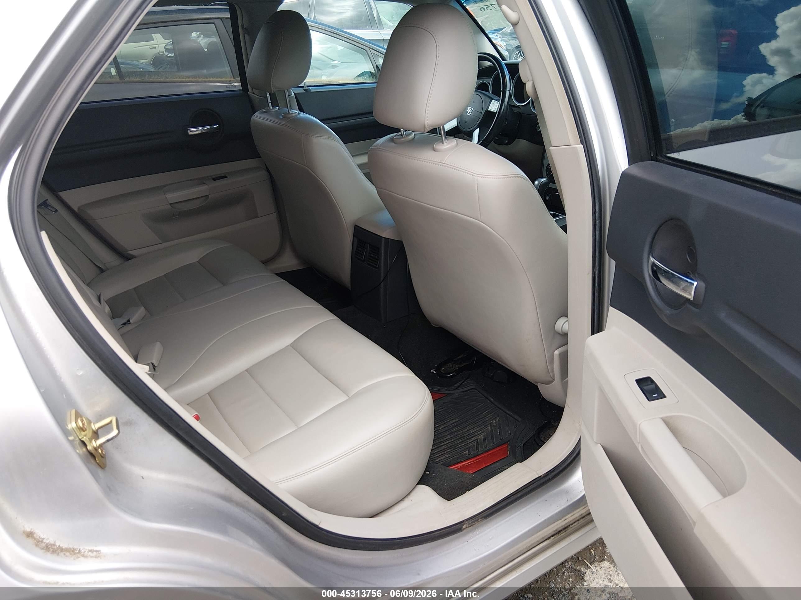 DODGE MAGNUM image 8