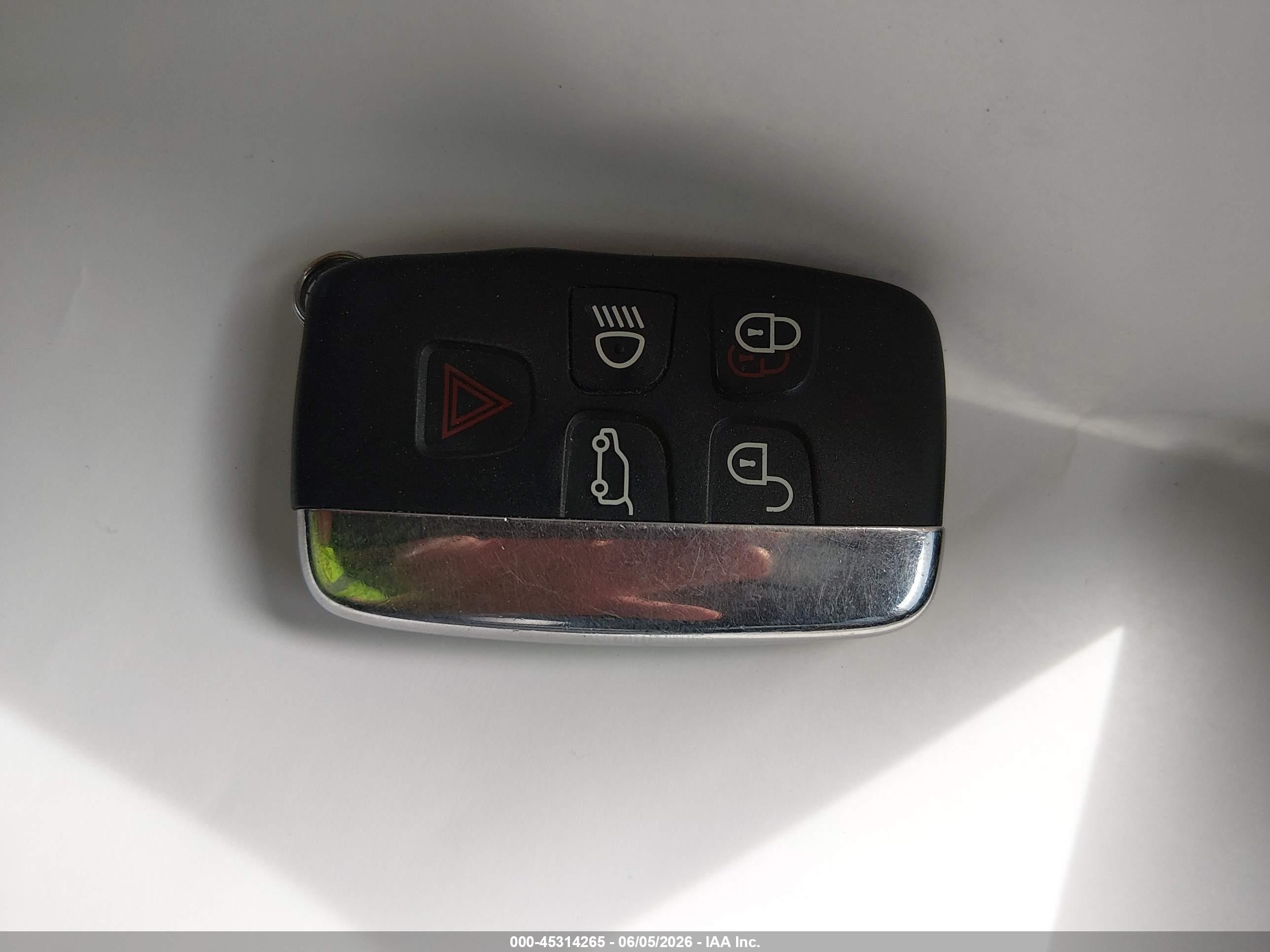 LAND ROVER image 11