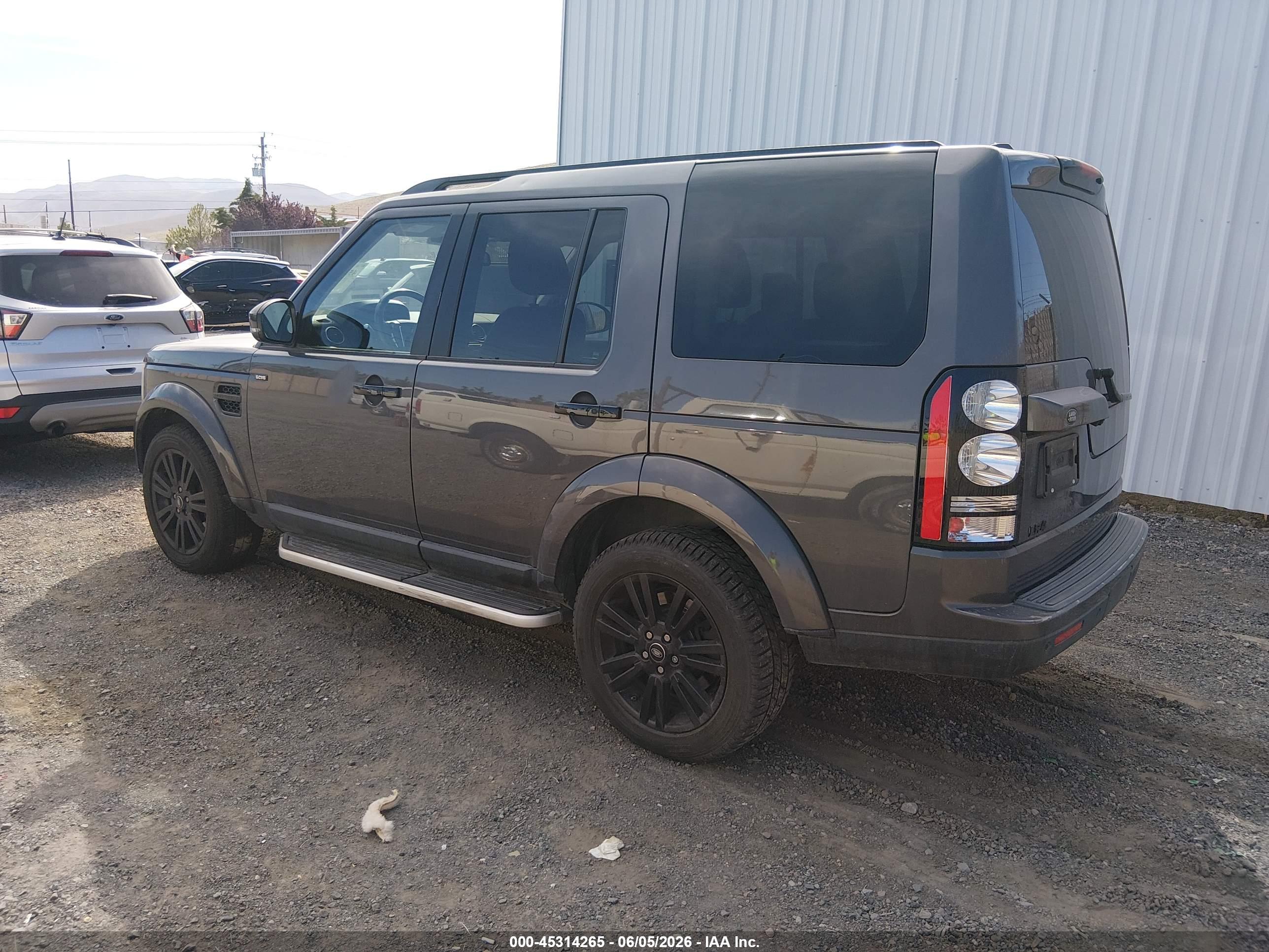 LAND ROVER image 3