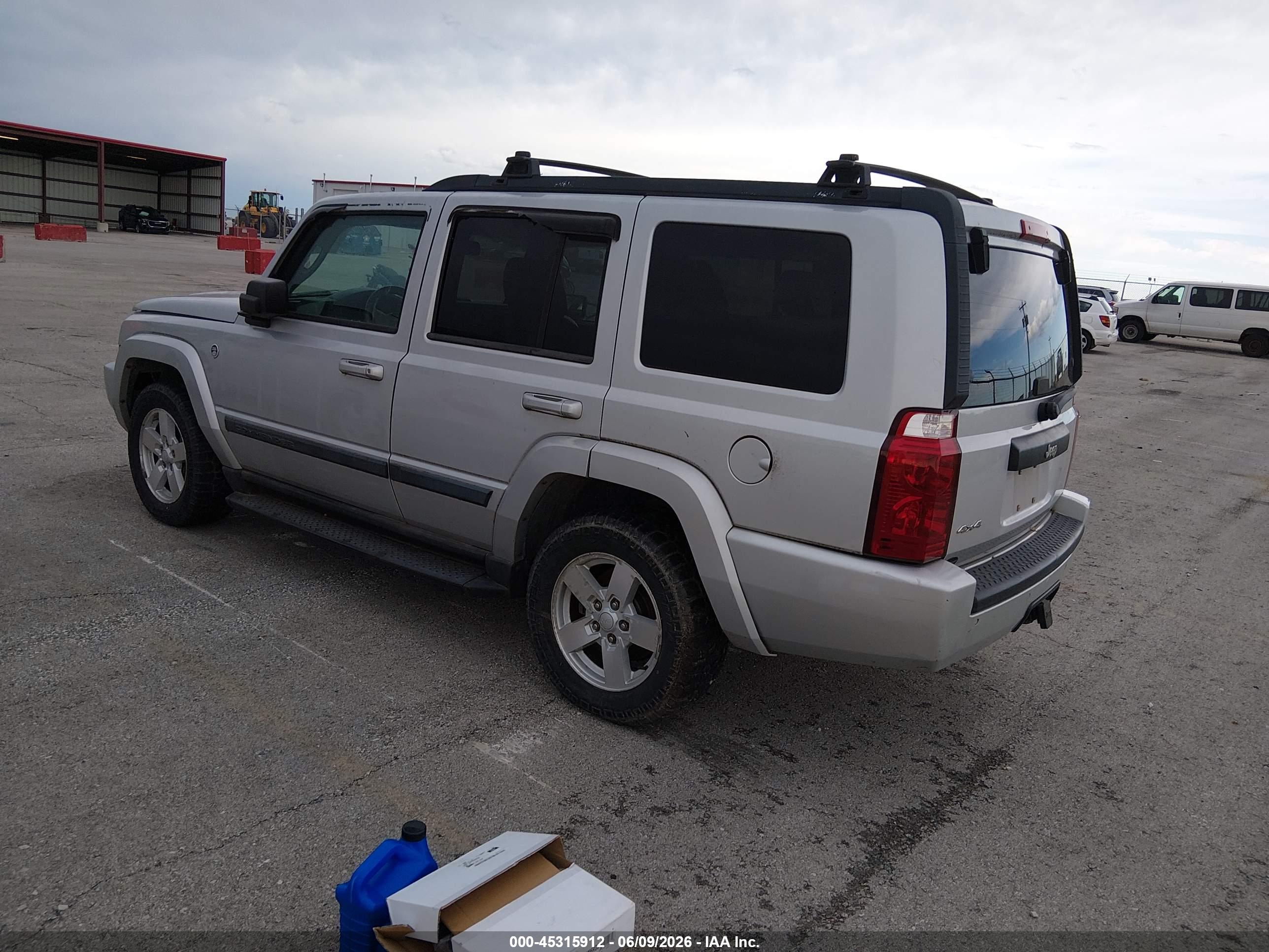 JEEP COMMANDER image 3