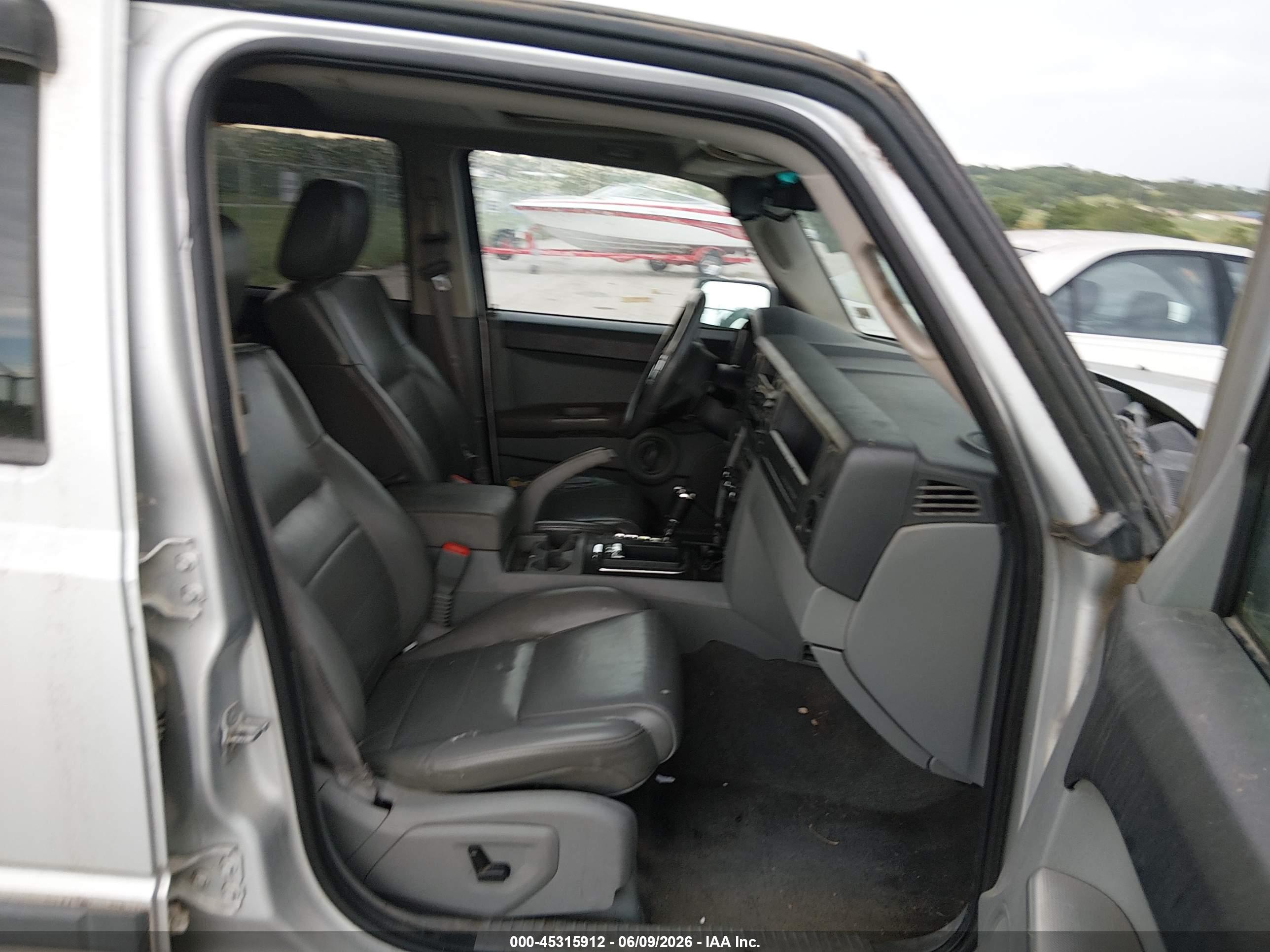 JEEP COMMANDER image 5