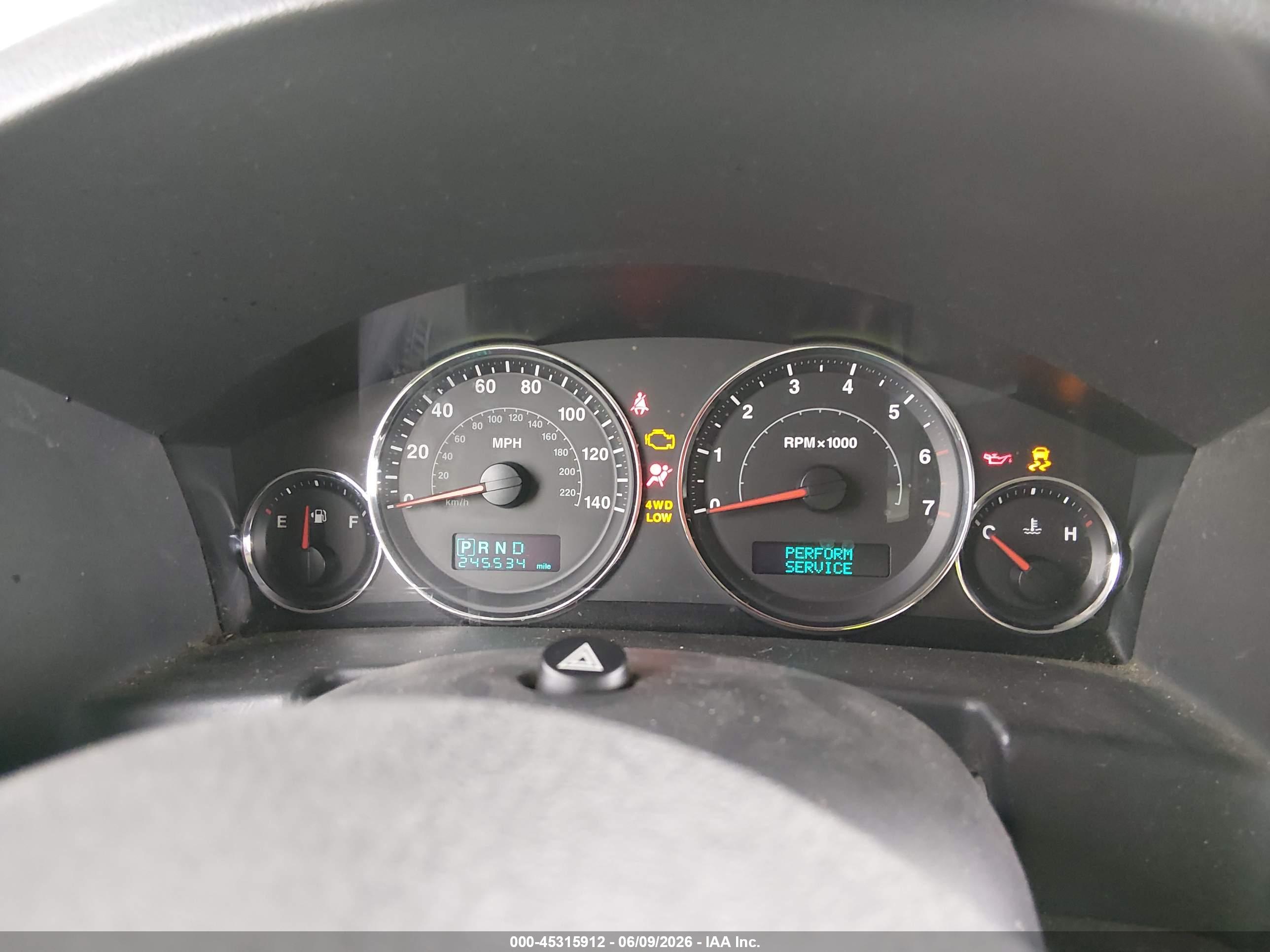 JEEP COMMANDER image 7