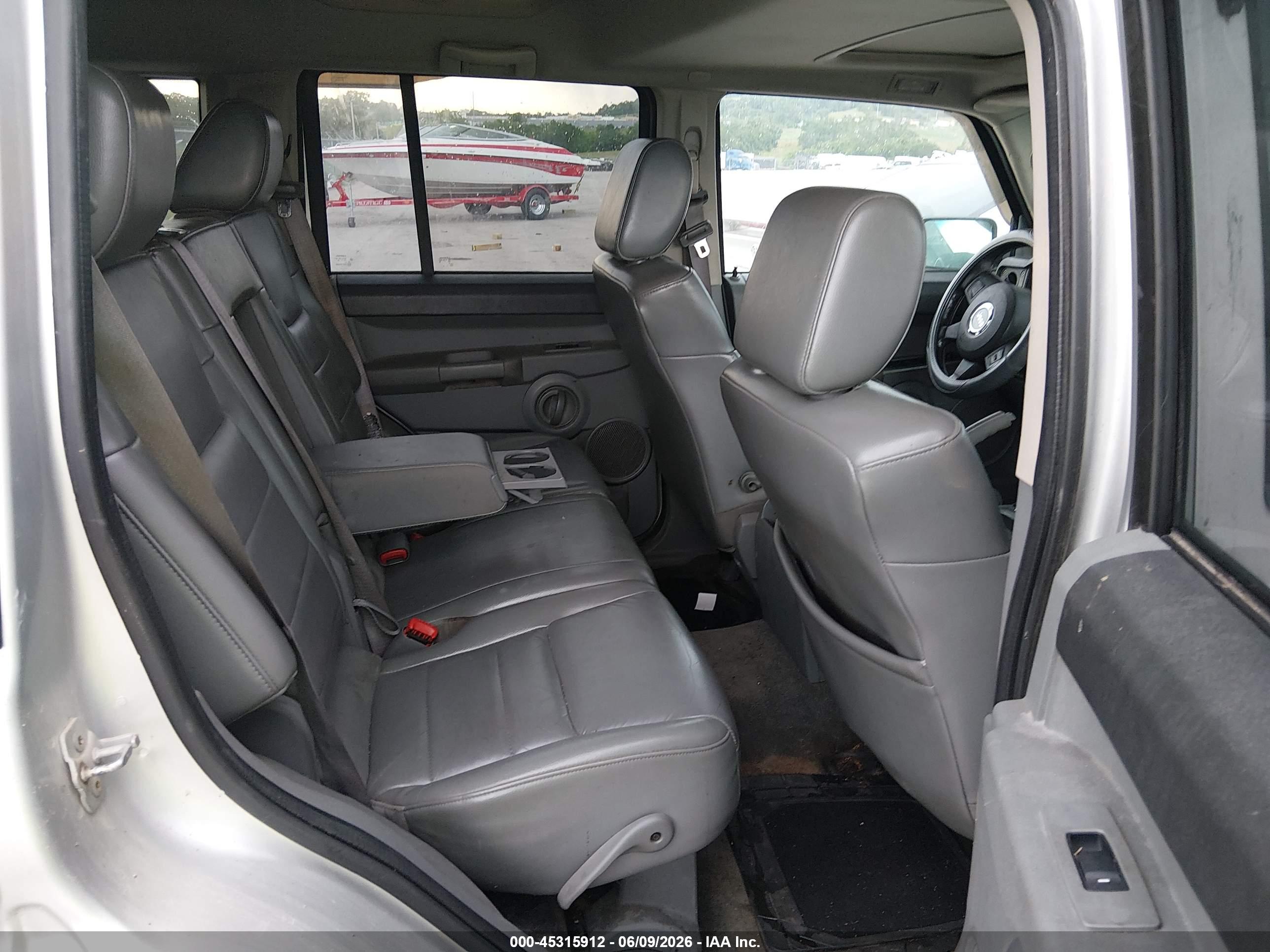 JEEP COMMANDER image 8