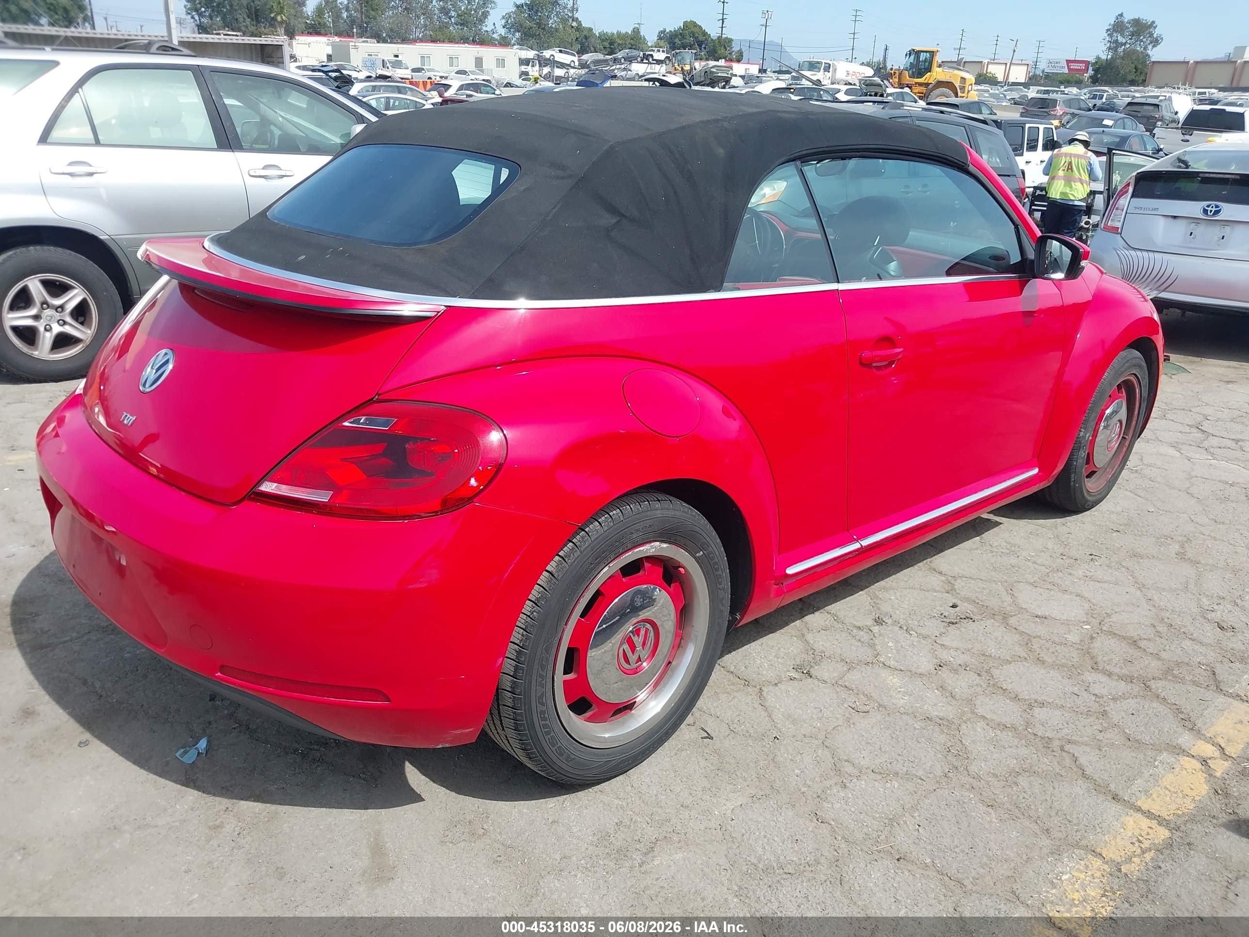 VOLKSWAGEN BEETLE image 4