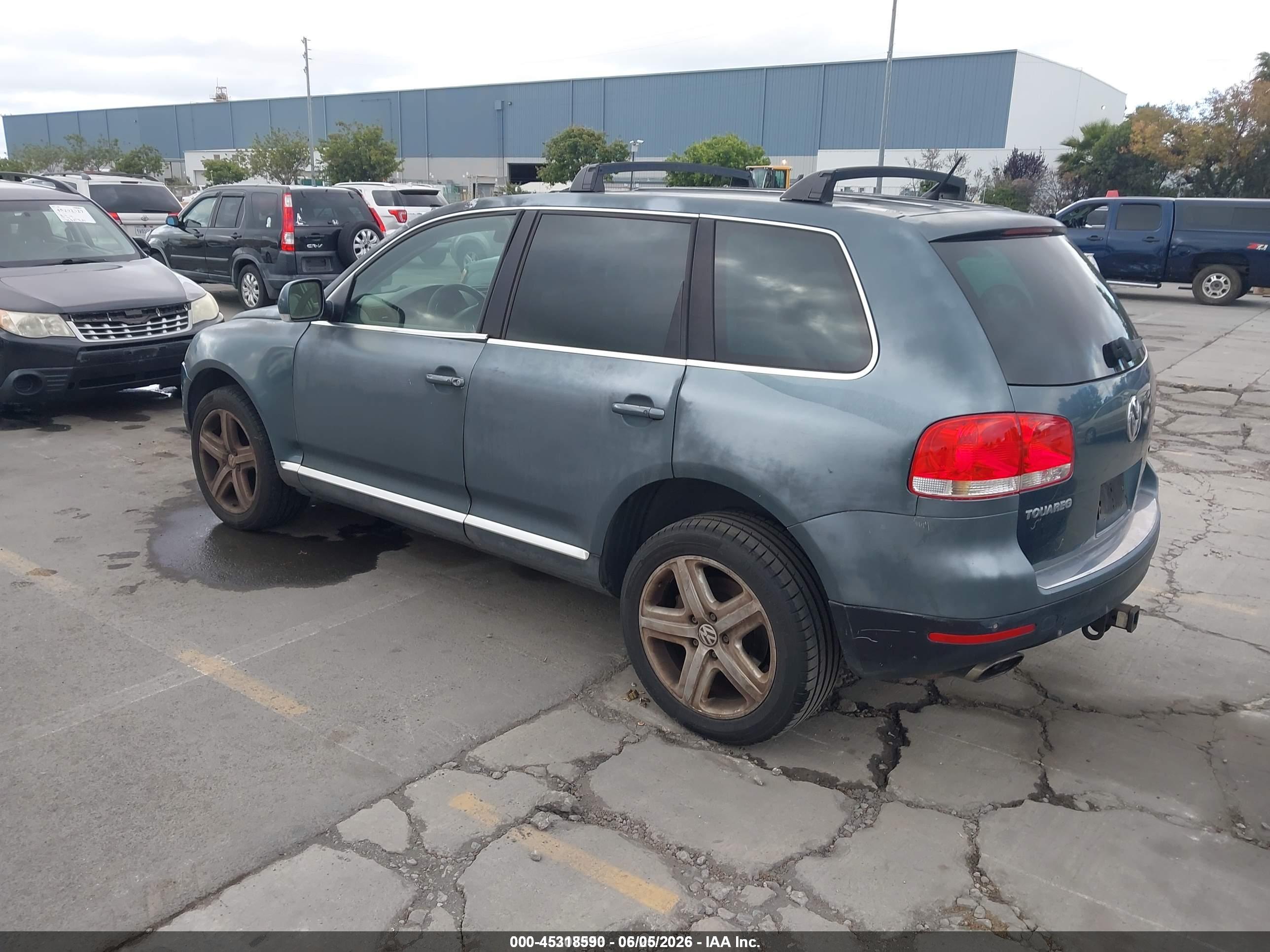 VOLKSWAGEN TOUAREG image 3