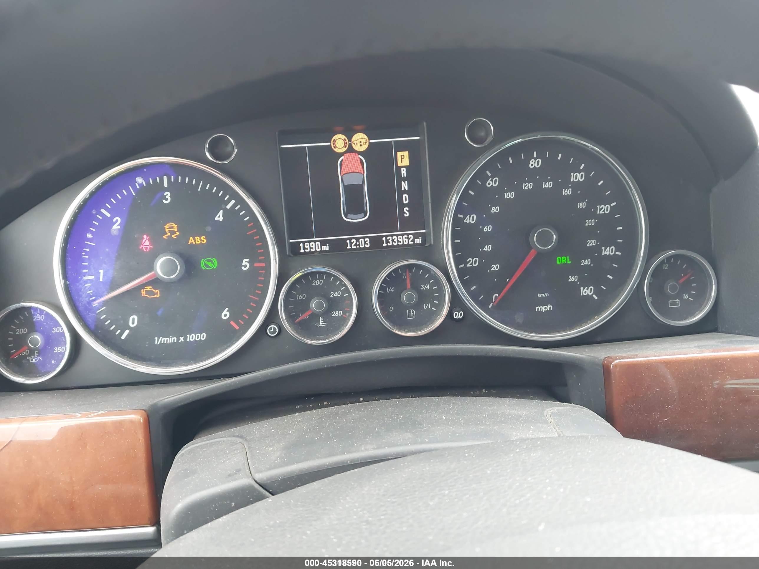 VOLKSWAGEN TOUAREG image 7