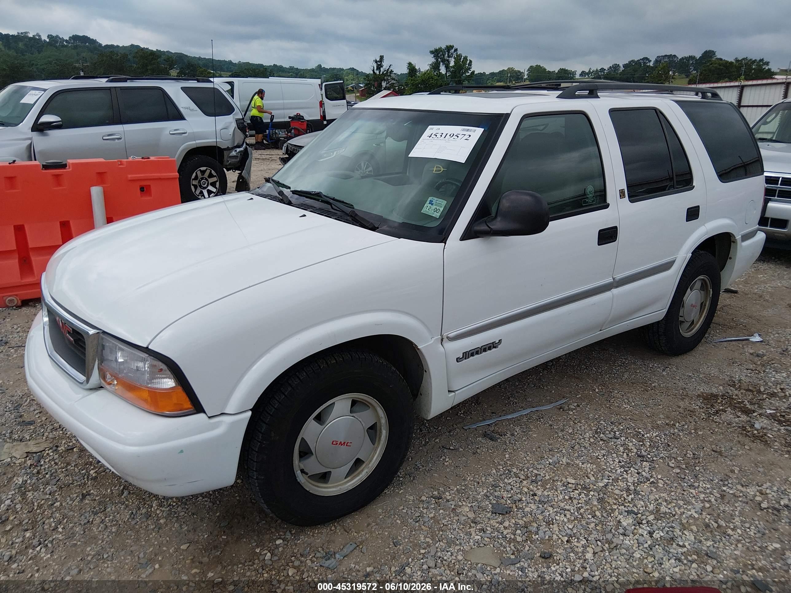 GMC JIMMY image 2