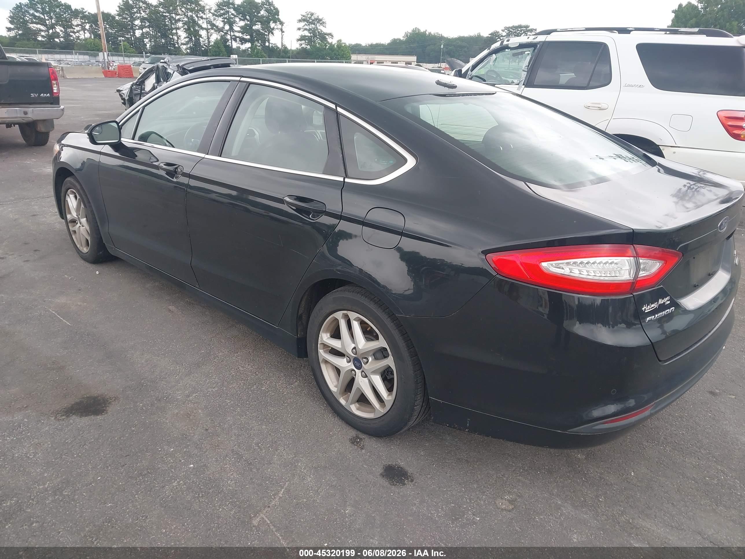 FORD FUSION image 3