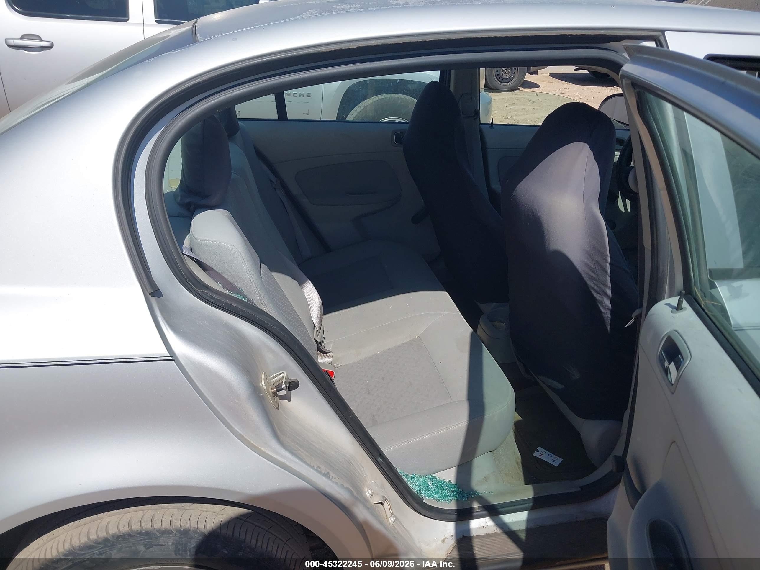 CHEVROLET COBALT image 8