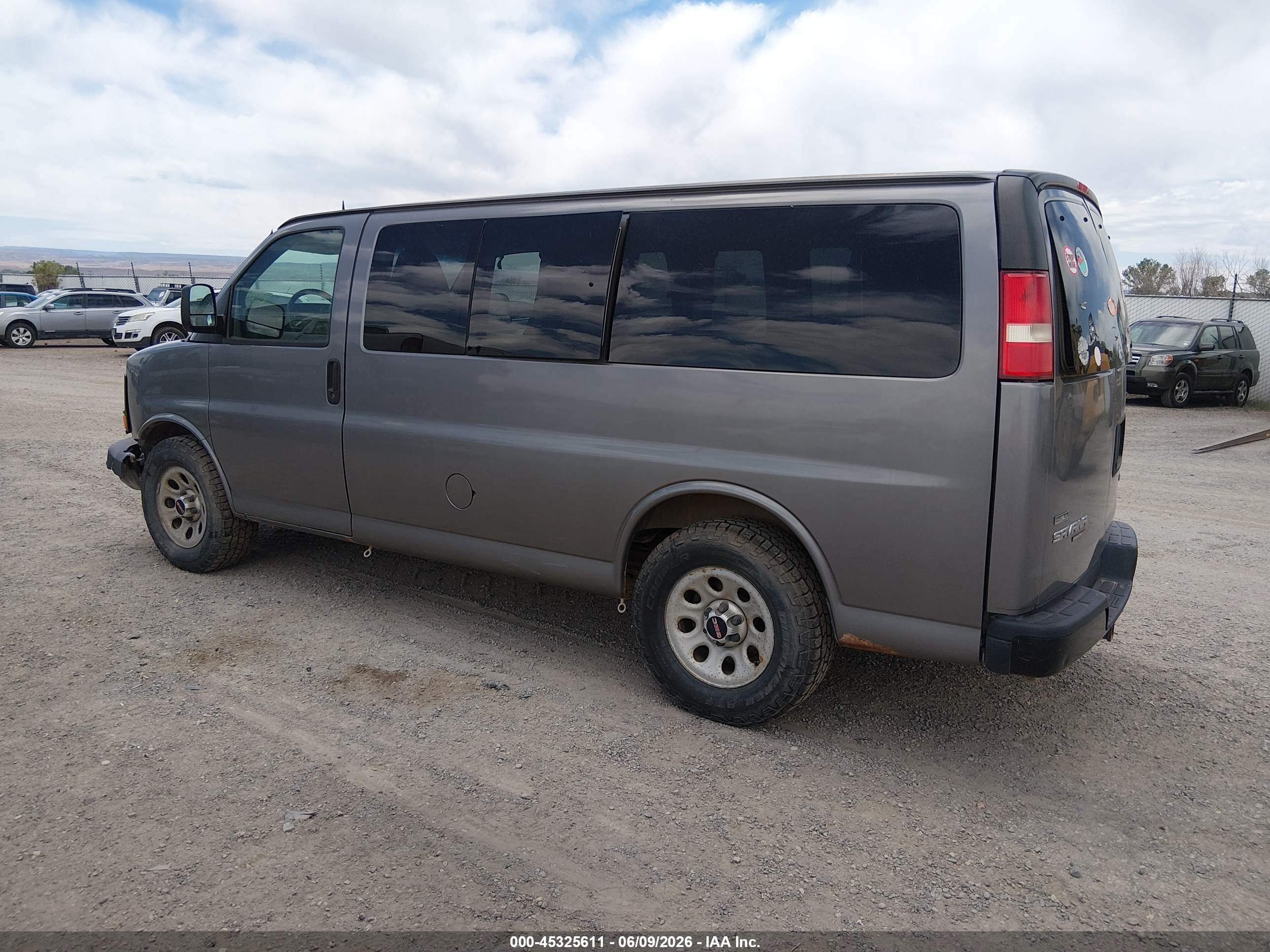 GMC SAVANA image 3
