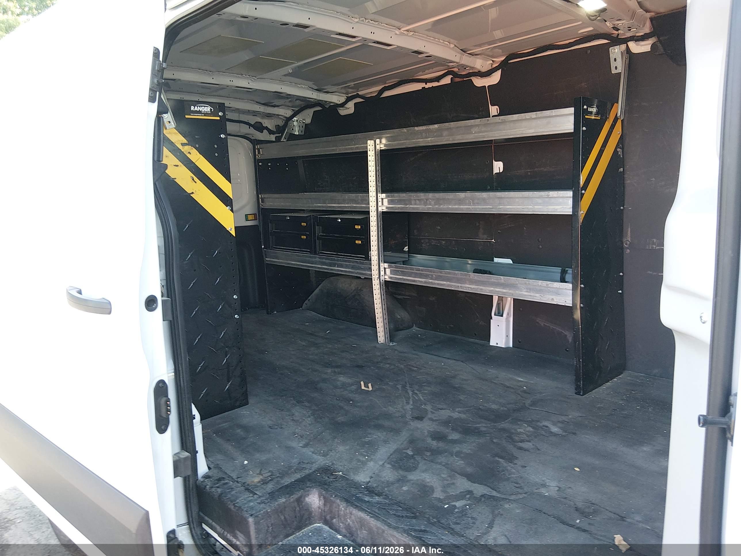 FORD TRANSIT-250 image 8