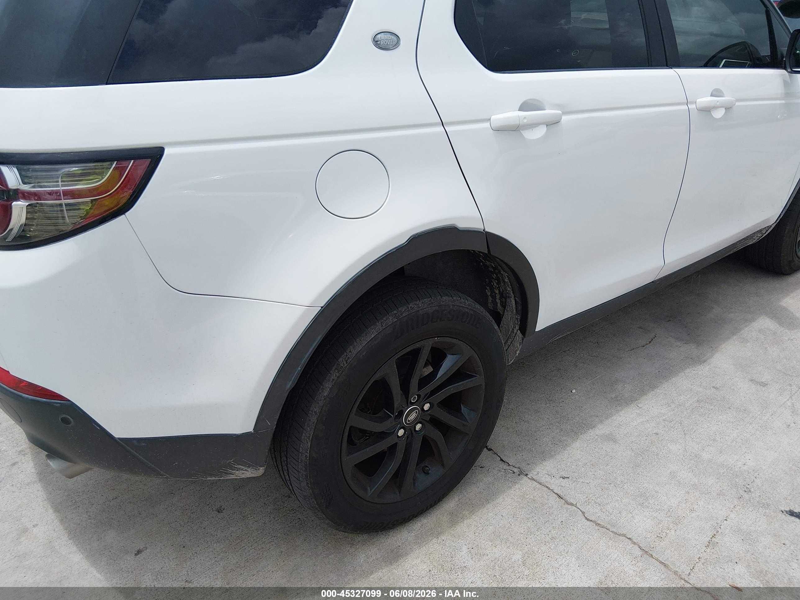 LAND ROVER image 6