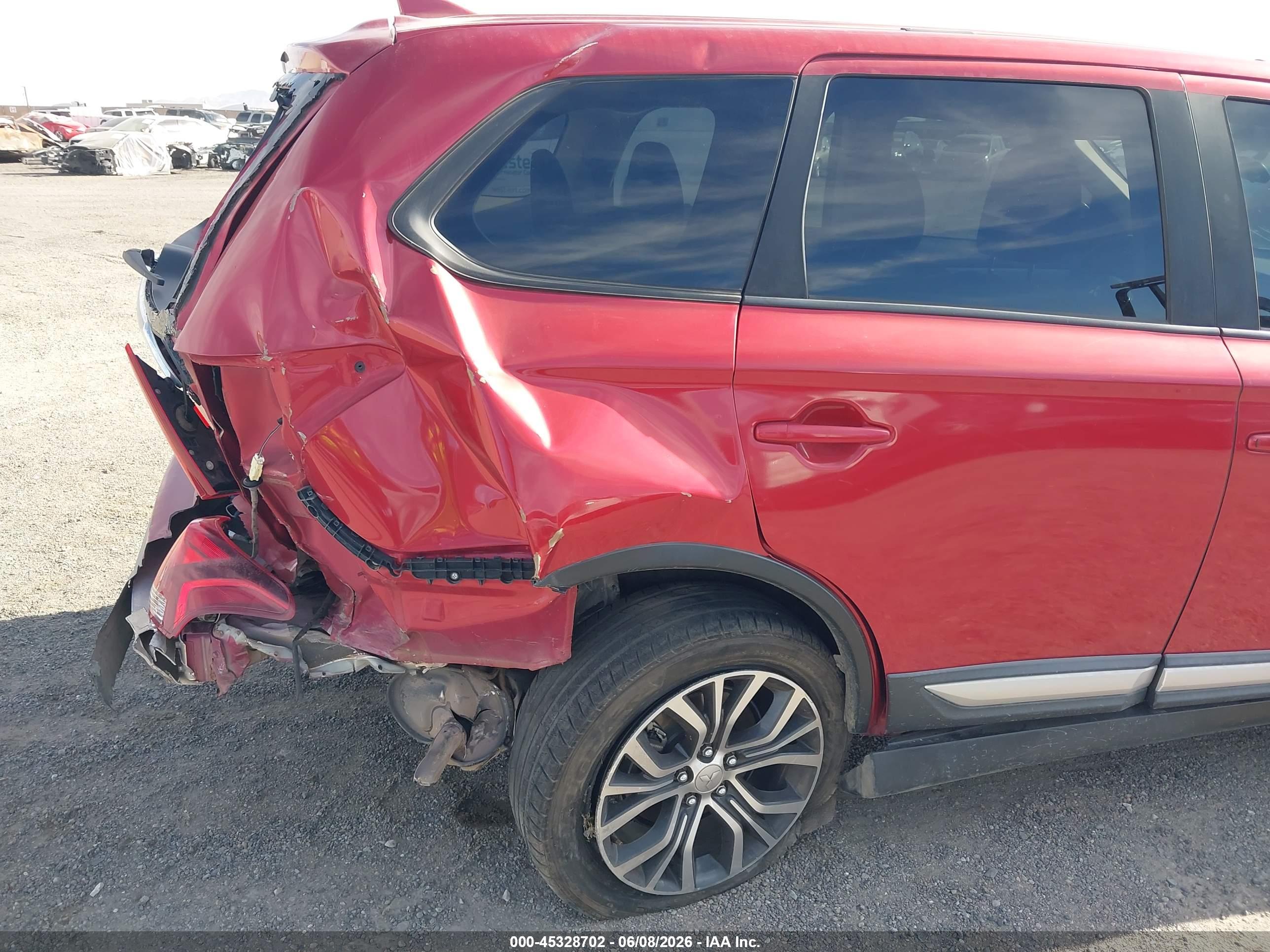 MITSUBISHI OUTLANDER image 6