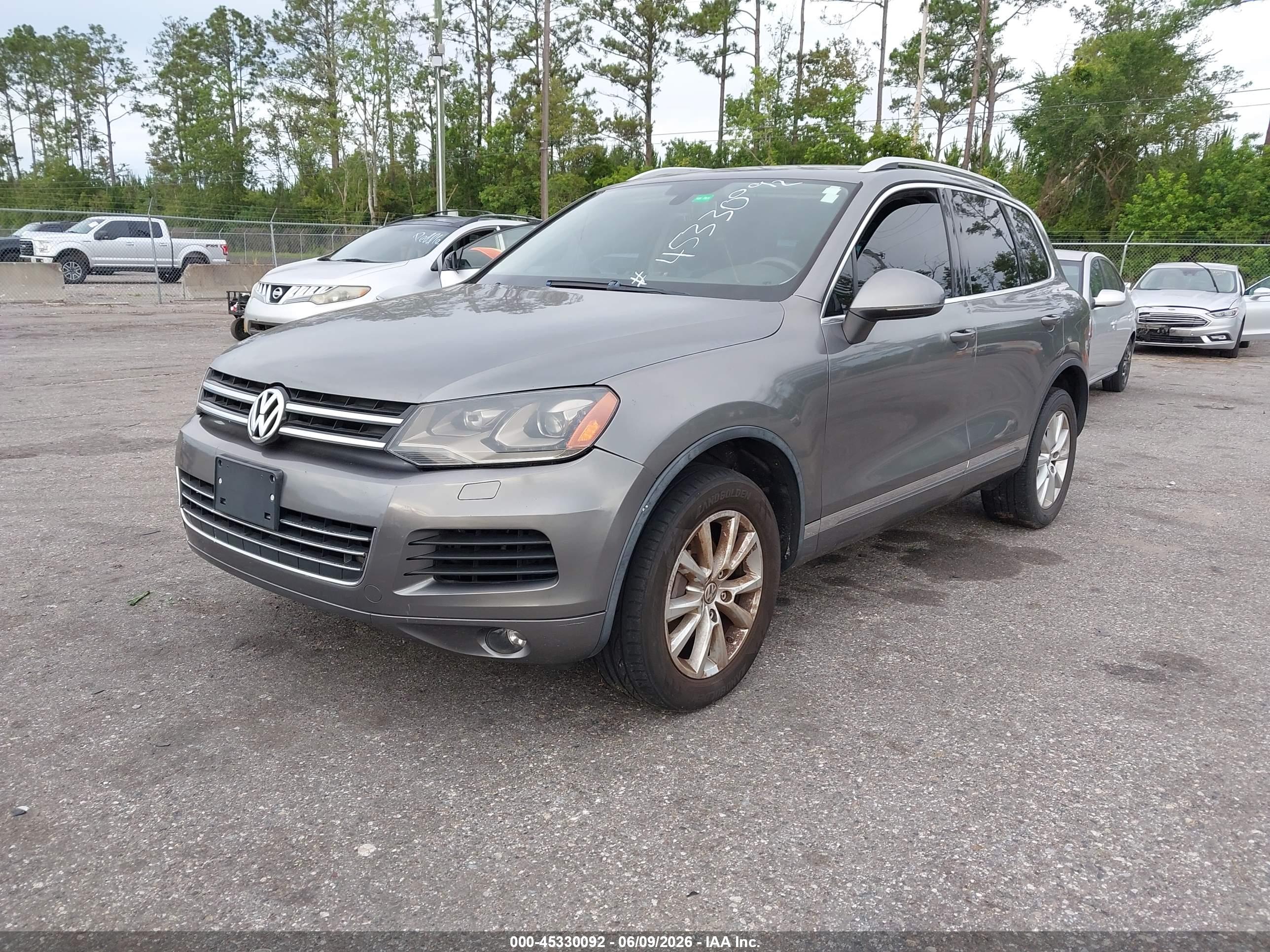 VOLKSWAGEN TOUAREG image 2