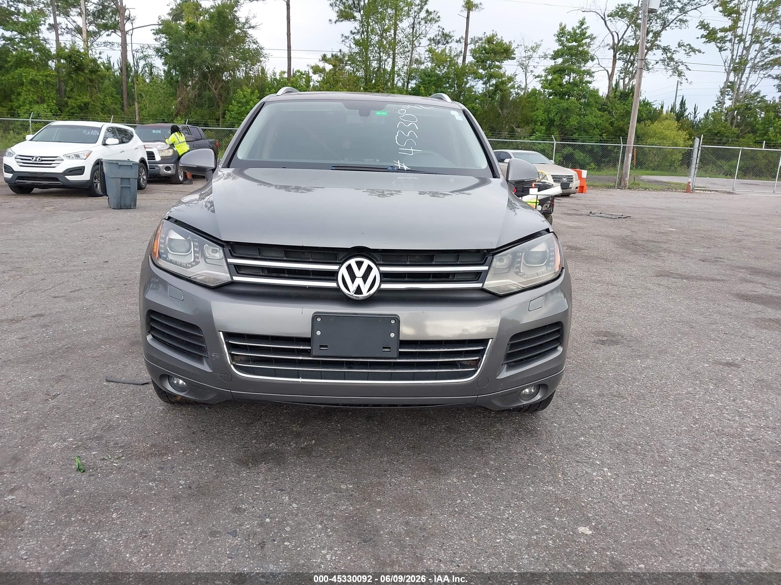 VOLKSWAGEN TOUAREG image 6