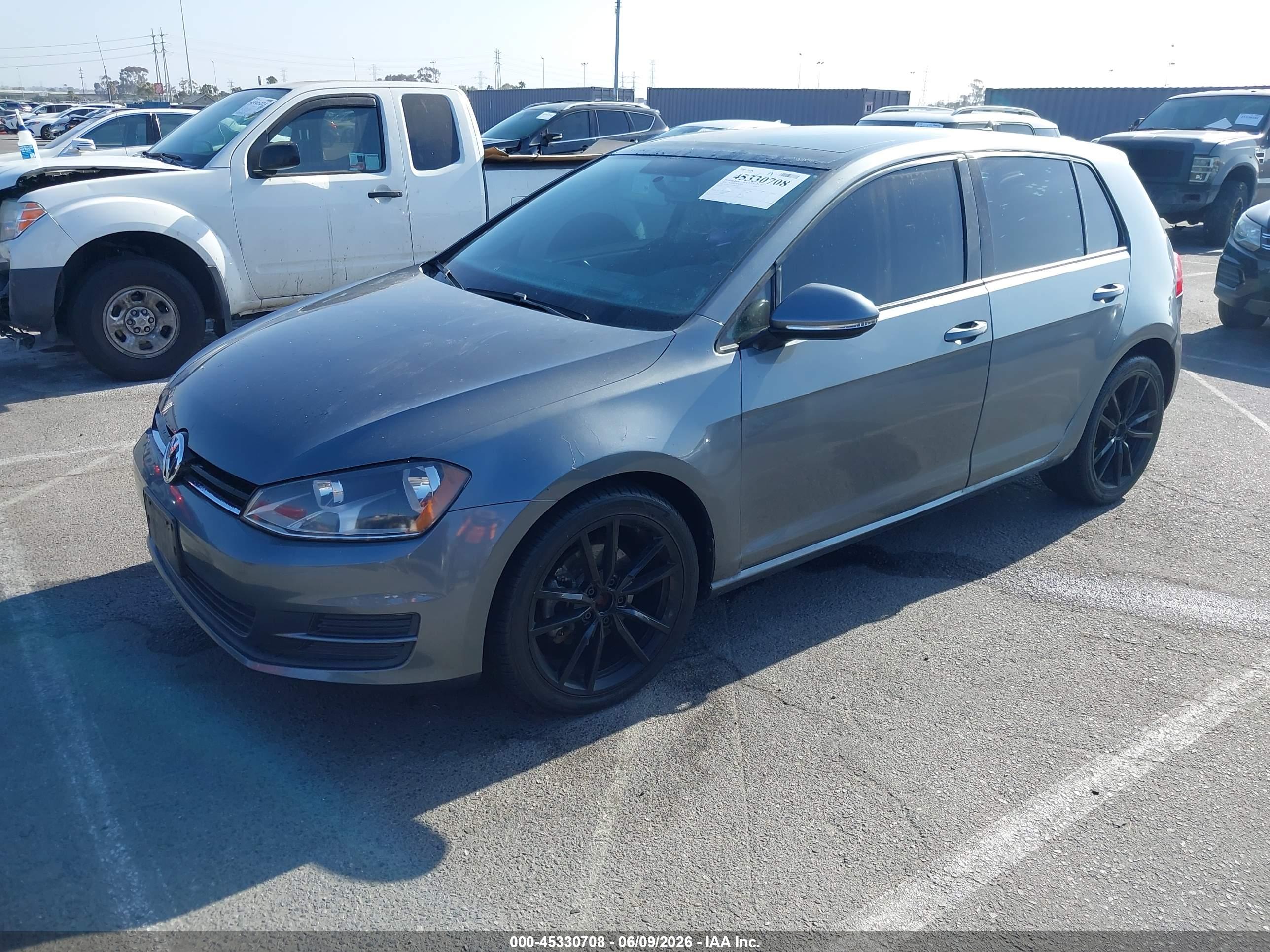 VOLKSWAGEN GOLF image 2
