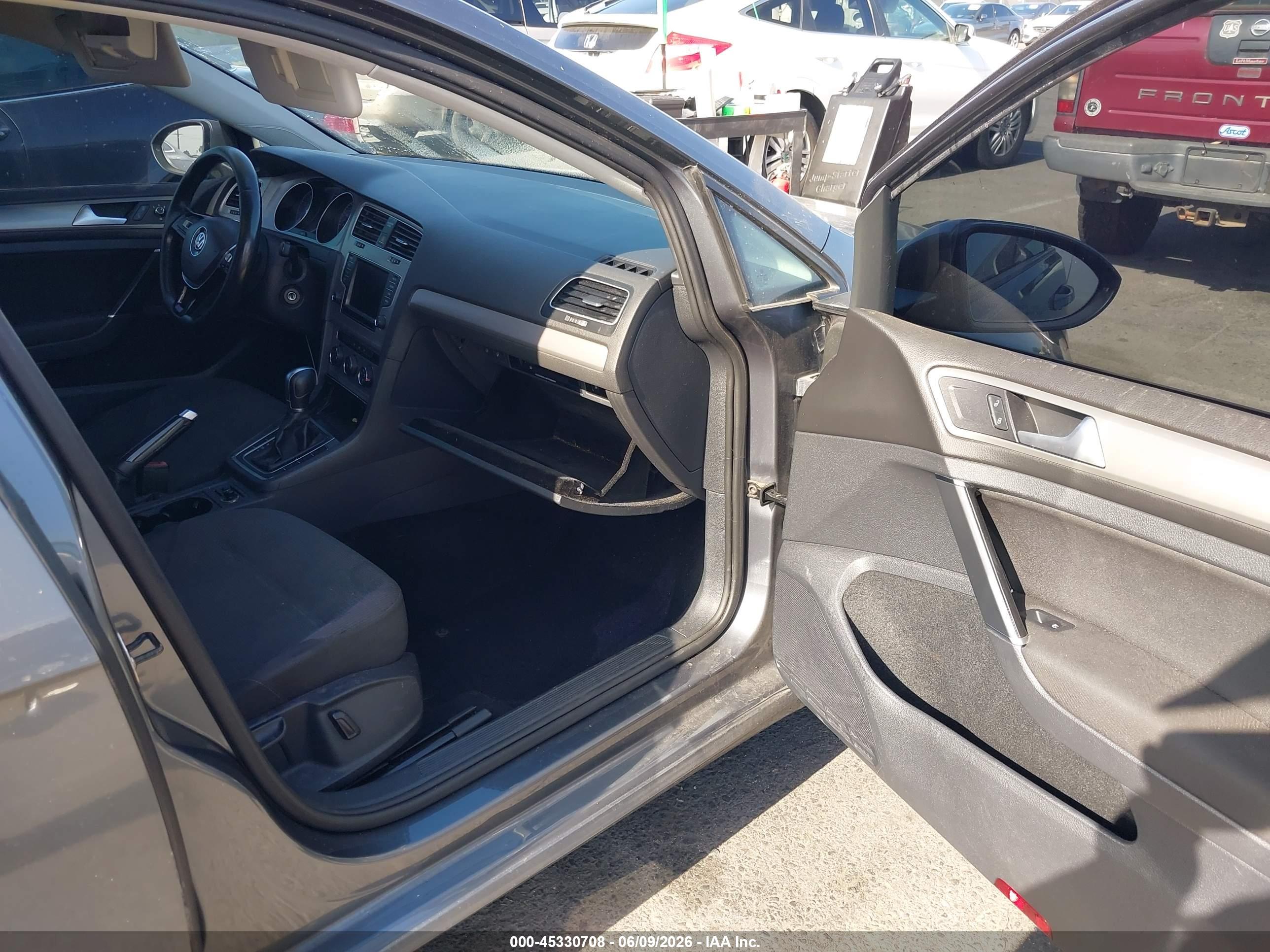 VOLKSWAGEN GOLF image 5