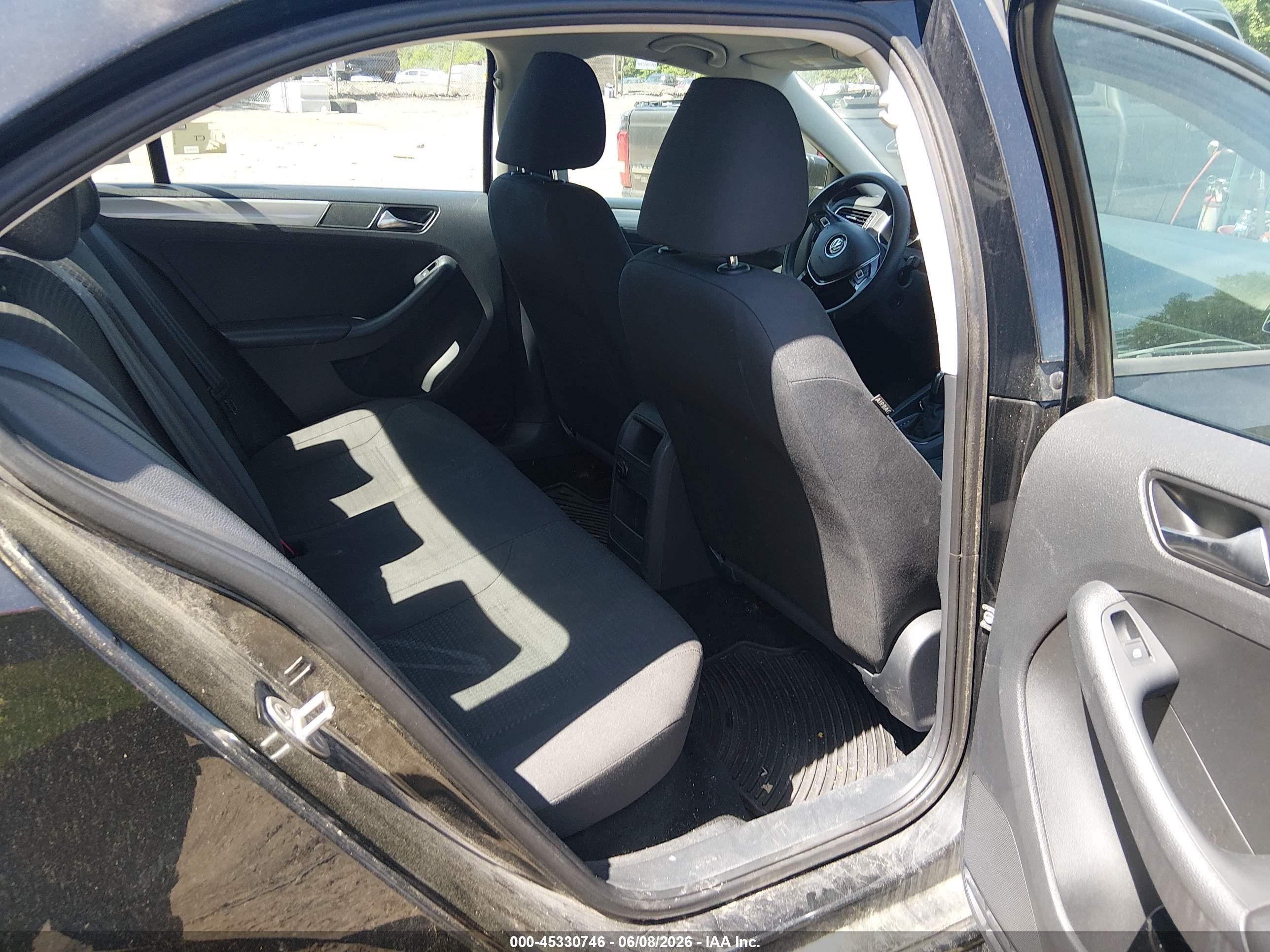 VOLKSWAGEN JETTA image 8