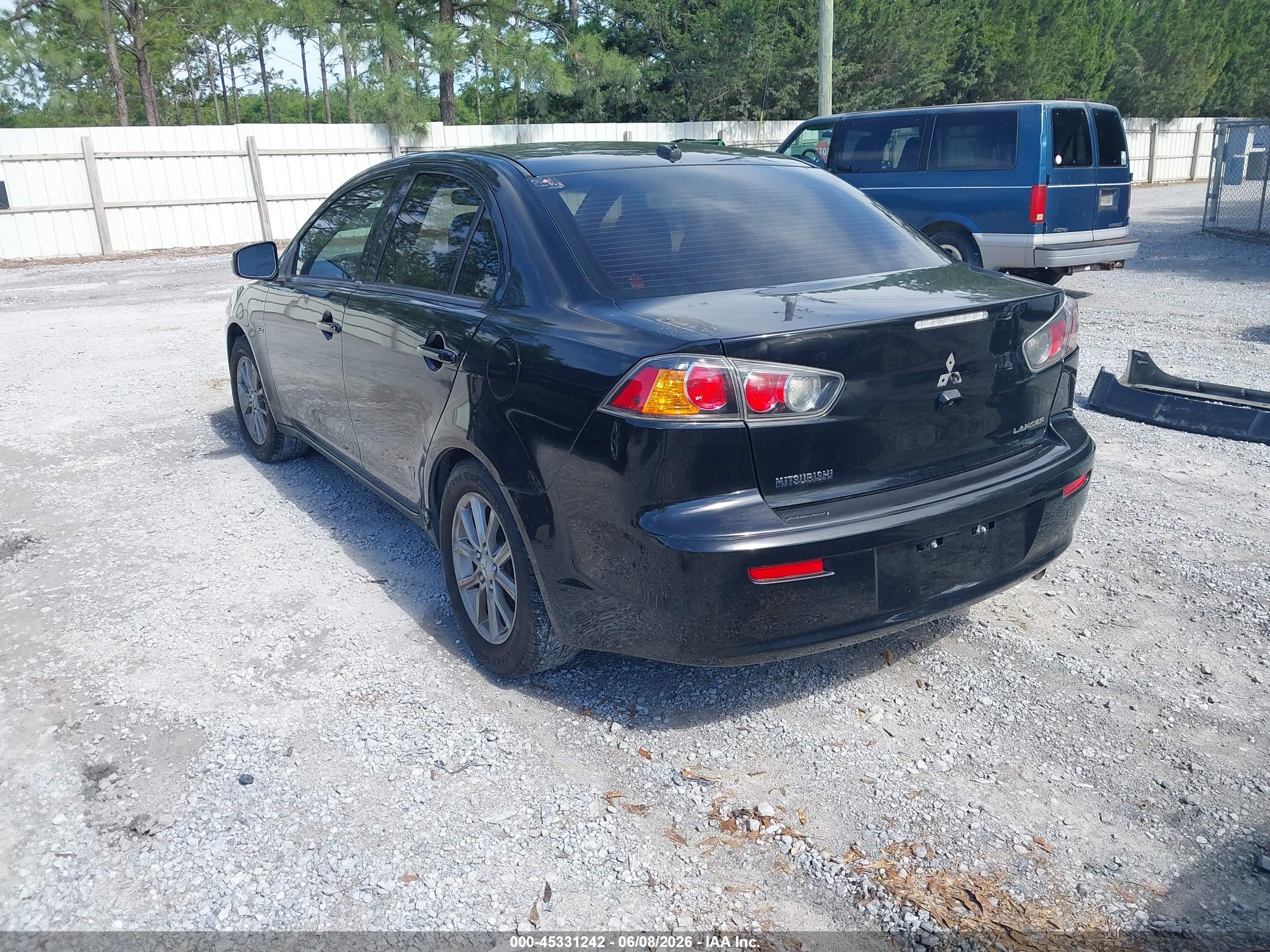 MITSUBISHI LANCER image 3