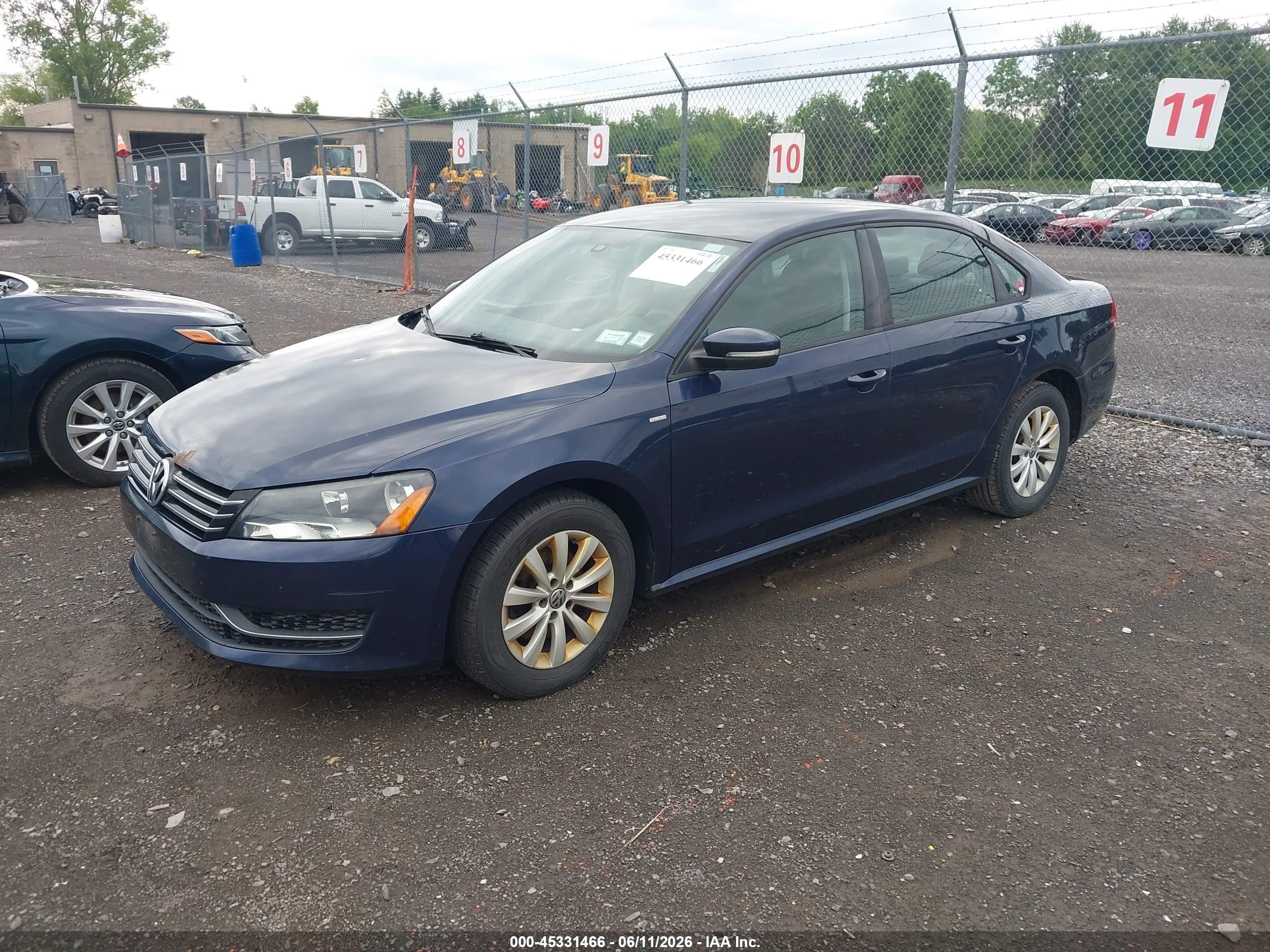 VOLKSWAGEN PASSAT image 2
