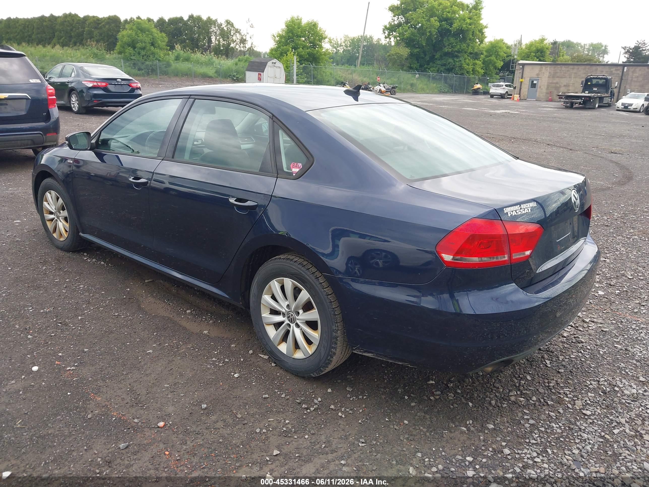 VOLKSWAGEN PASSAT image 3