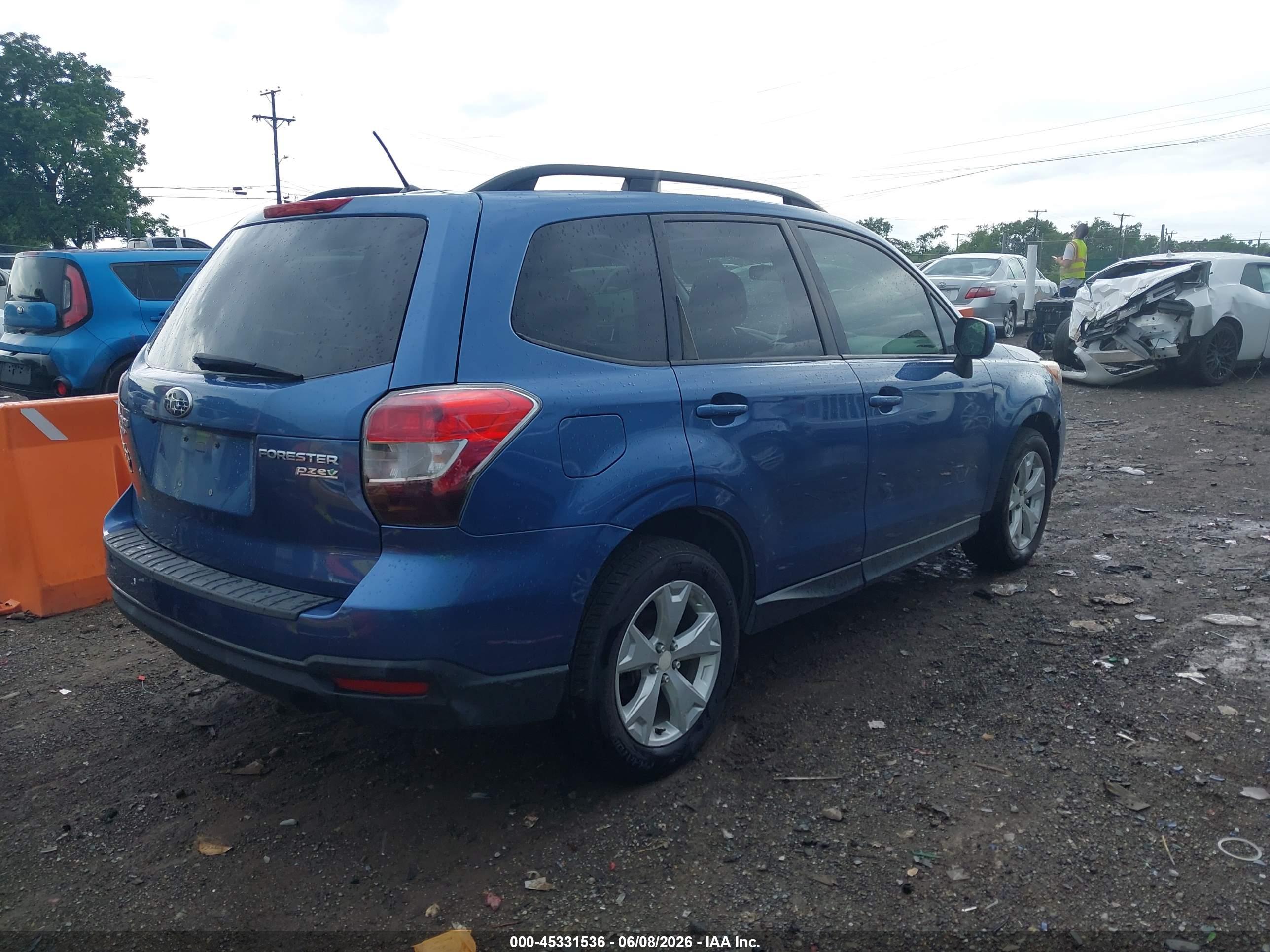 SUBARU FORESTER image 4