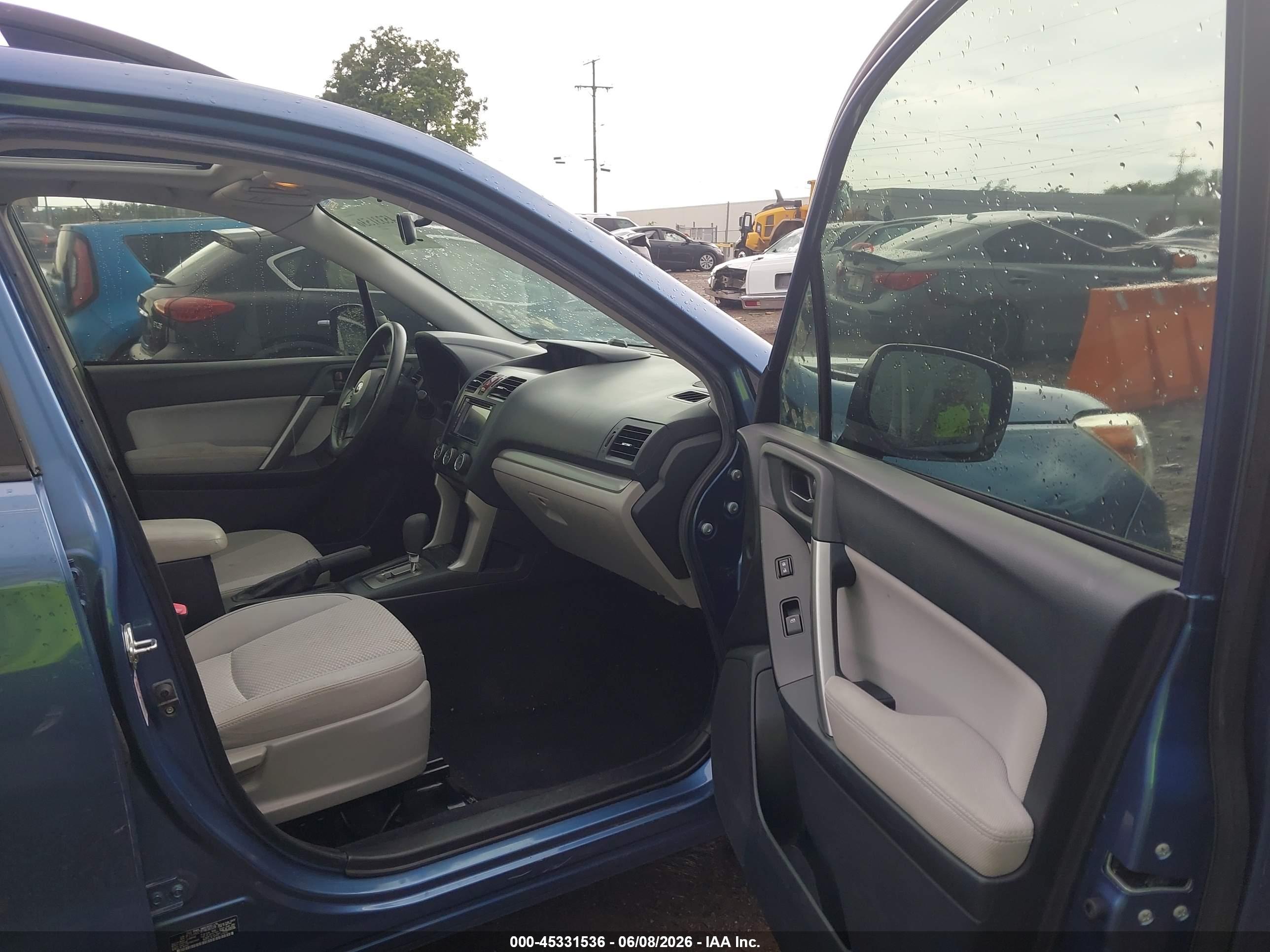 SUBARU FORESTER image 5