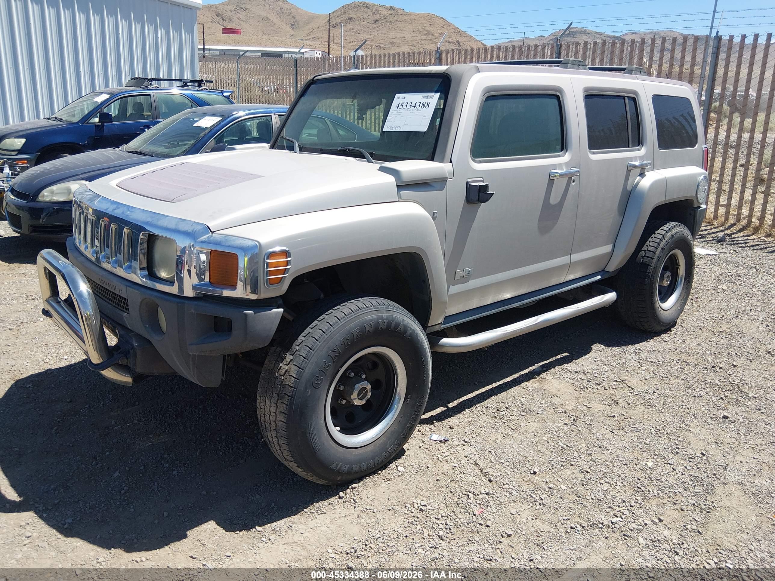 HUMMER H3 image 2