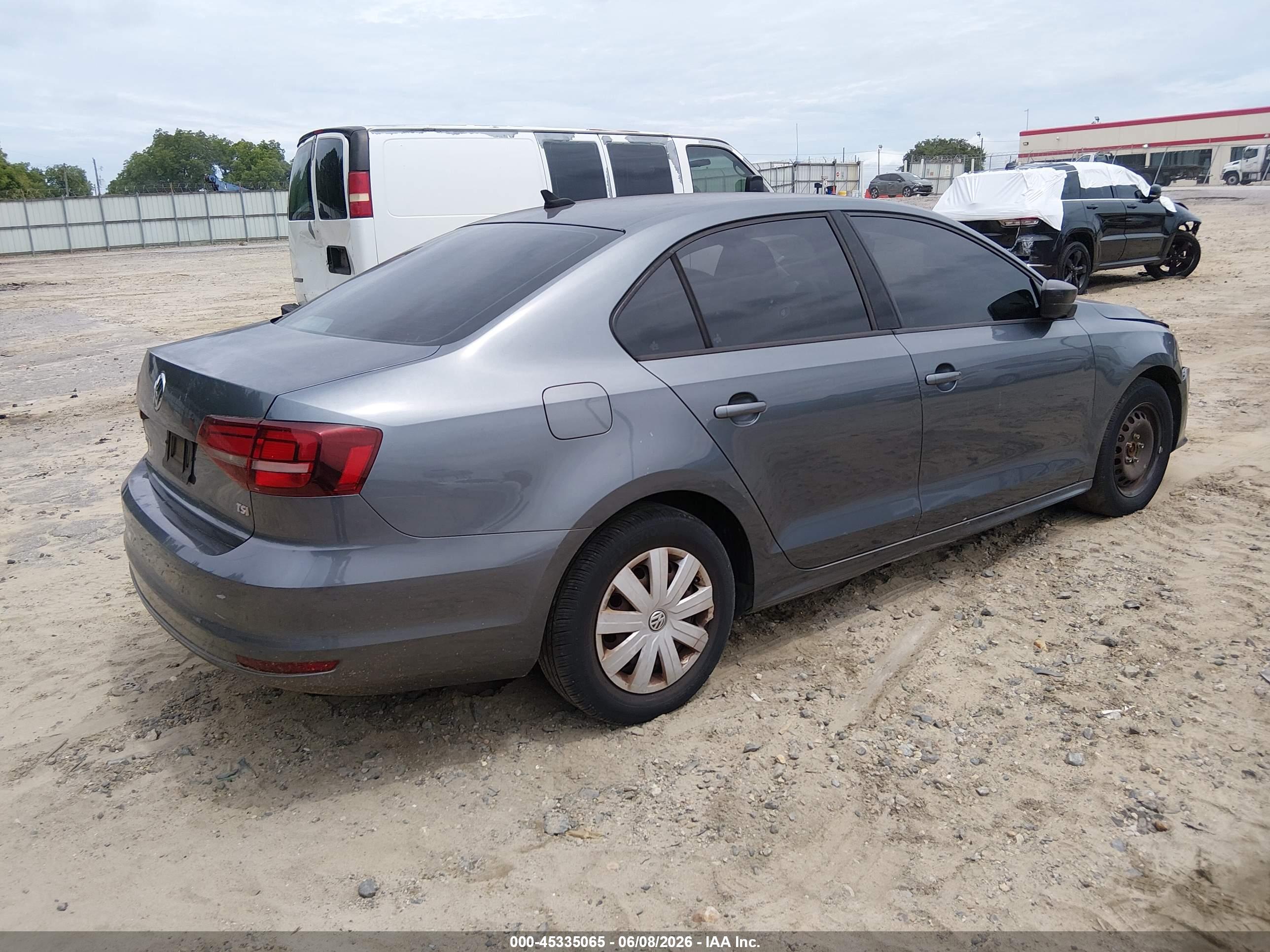 VOLKSWAGEN JETTA image 4