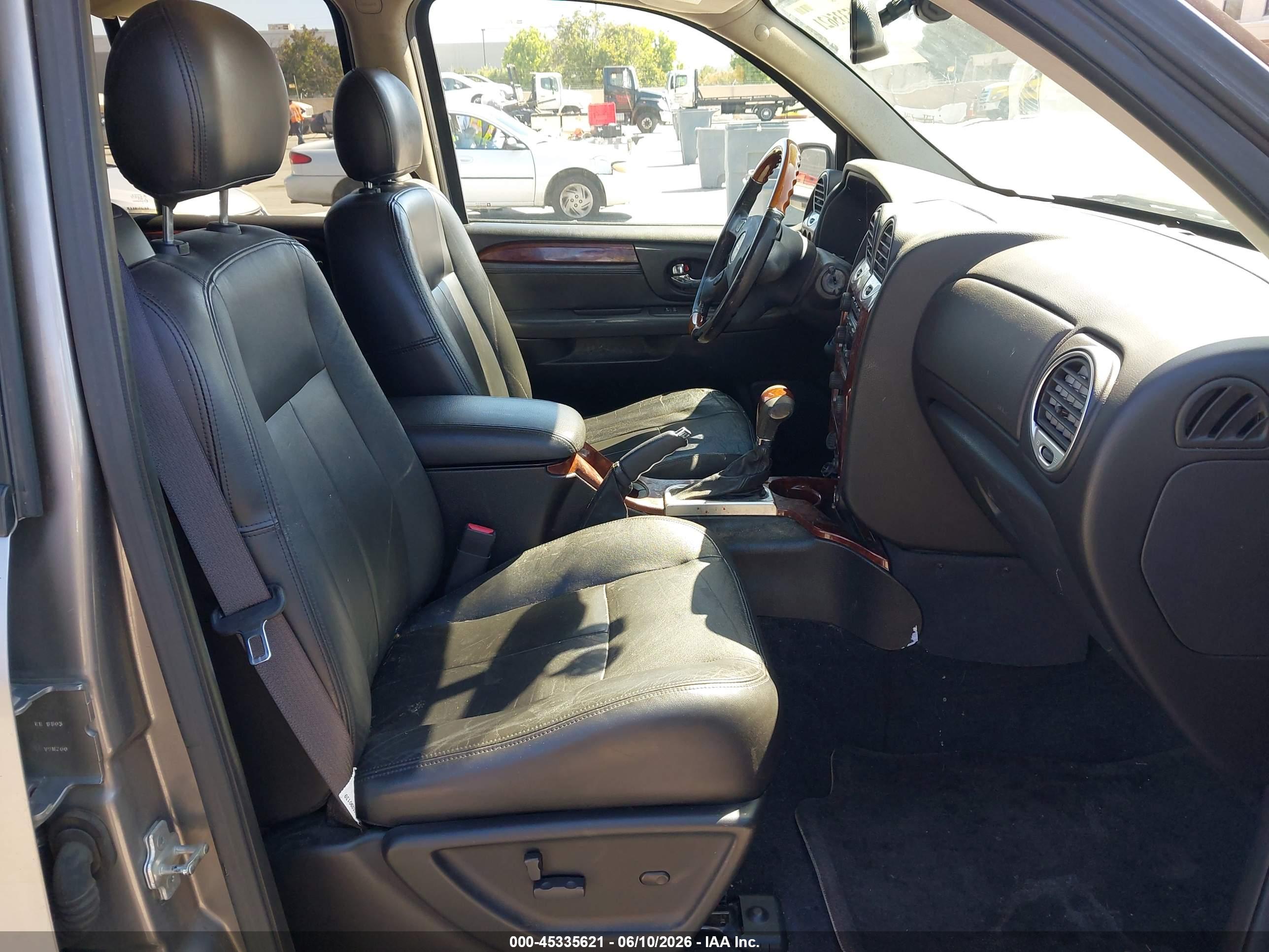 GMC ENVOY image 5