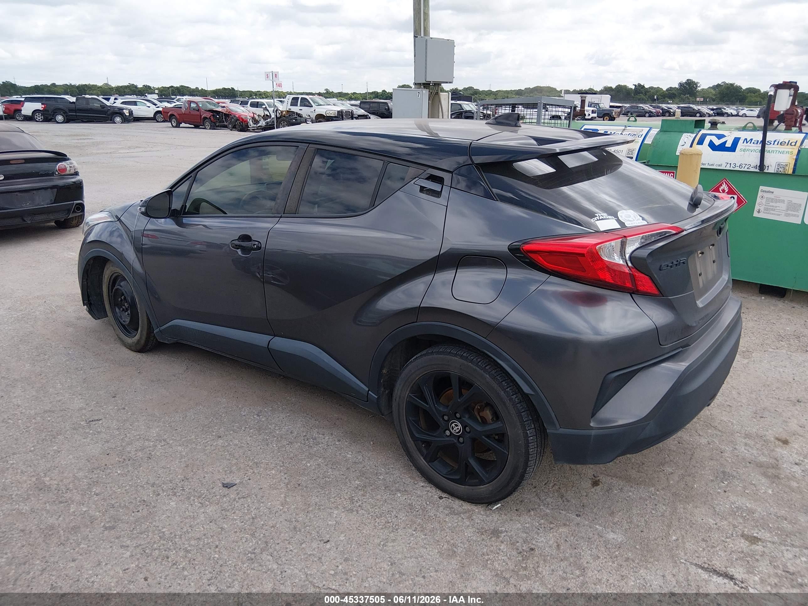TOYOTA C-HR image 3
