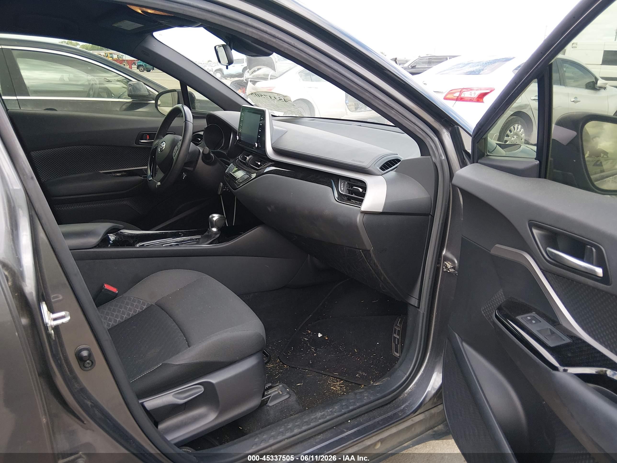 TOYOTA C-HR image 5