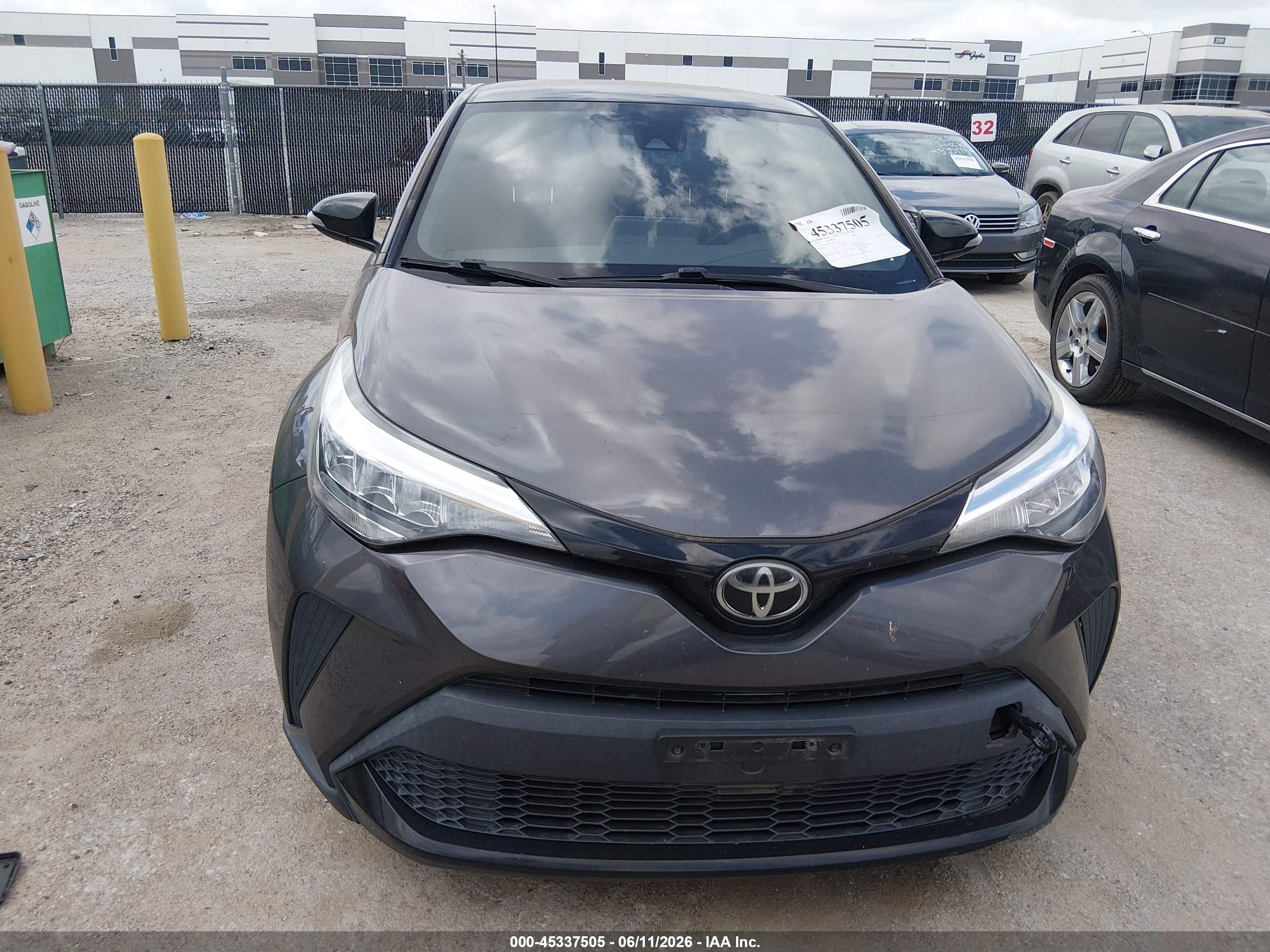 TOYOTA C-HR image 6