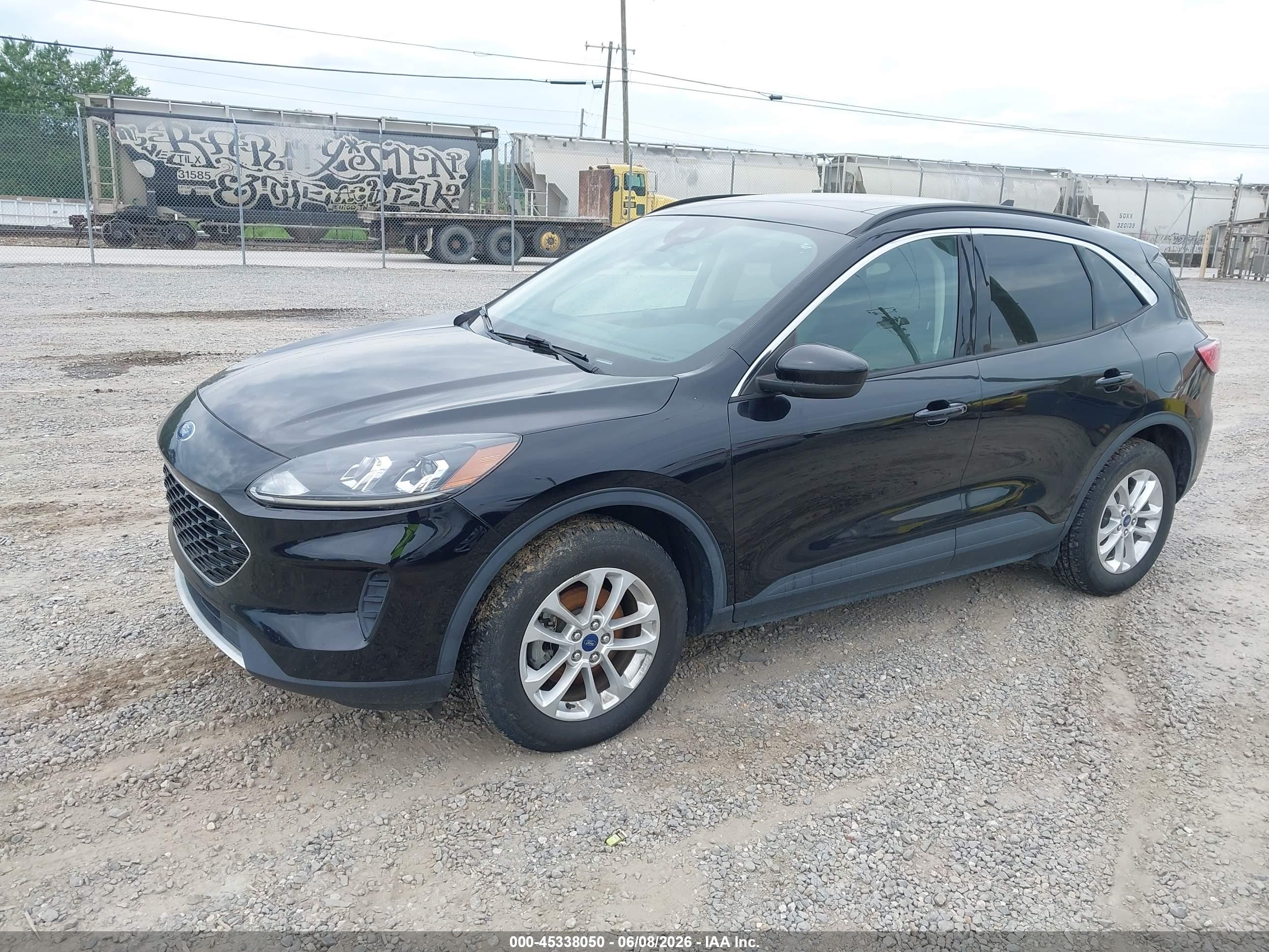 FORD ESCAPE image 2
