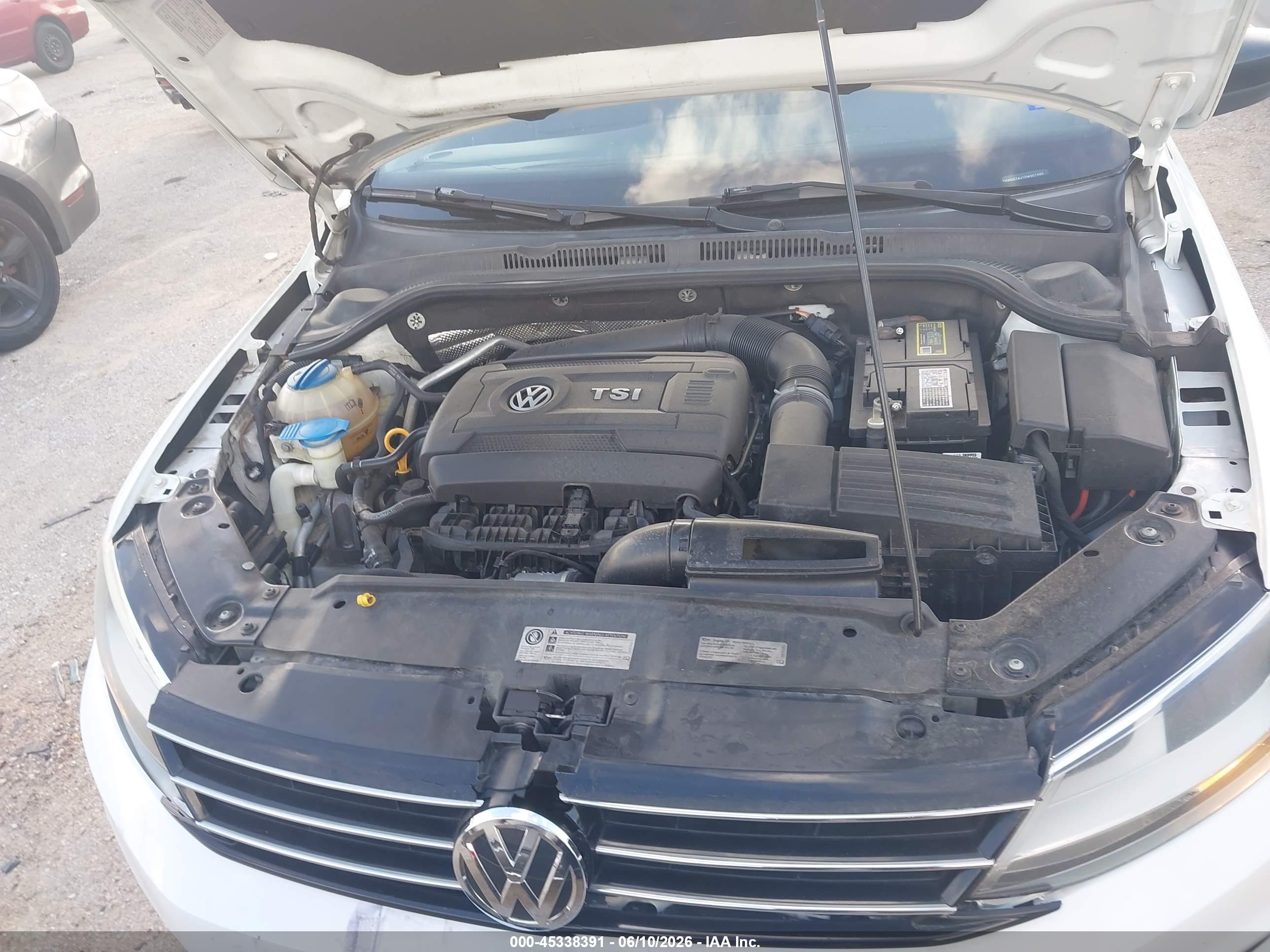 VOLKSWAGEN JETTA image 10