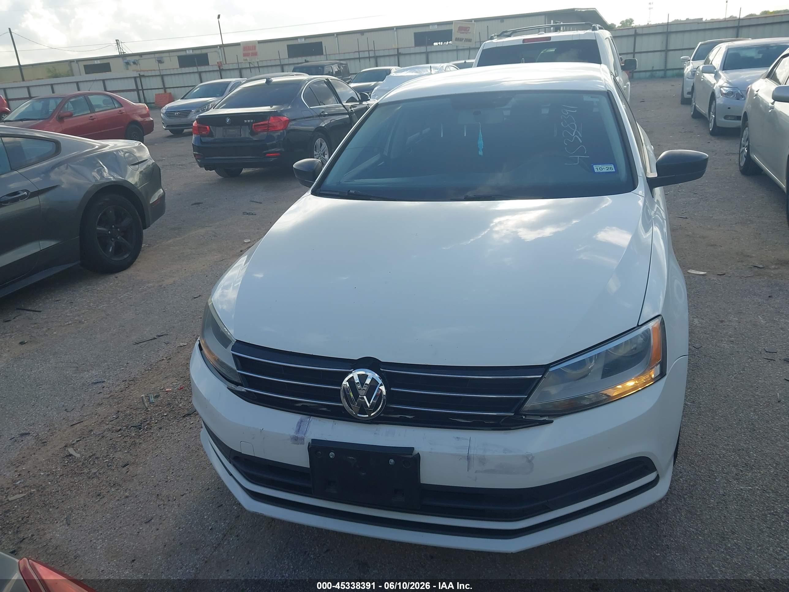 VOLKSWAGEN JETTA image 6