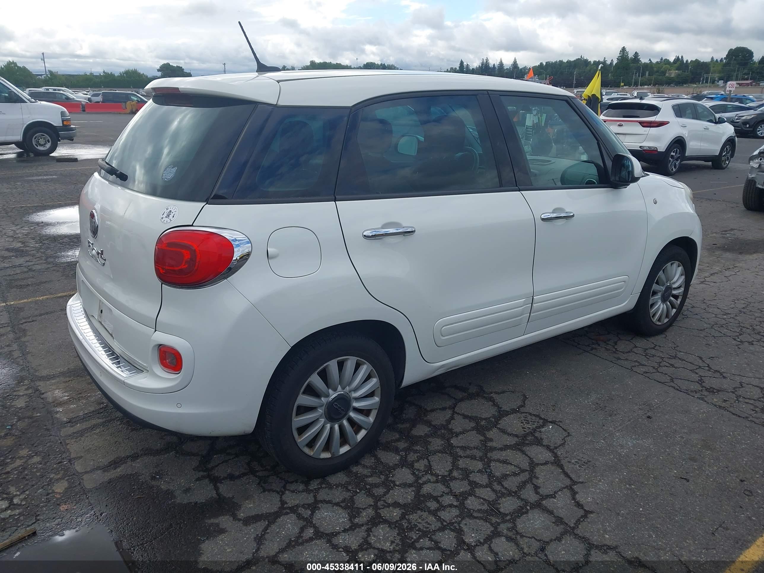 FIAT 500L image 4