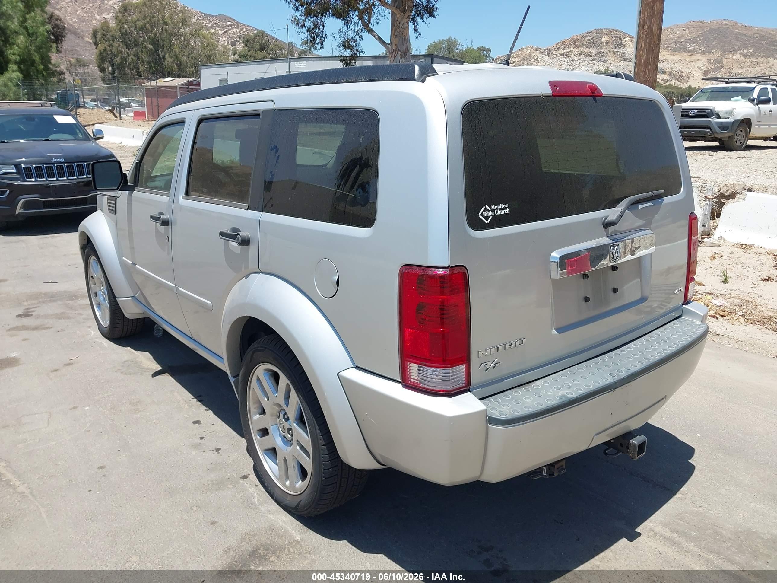 DODGE NITRO image 3