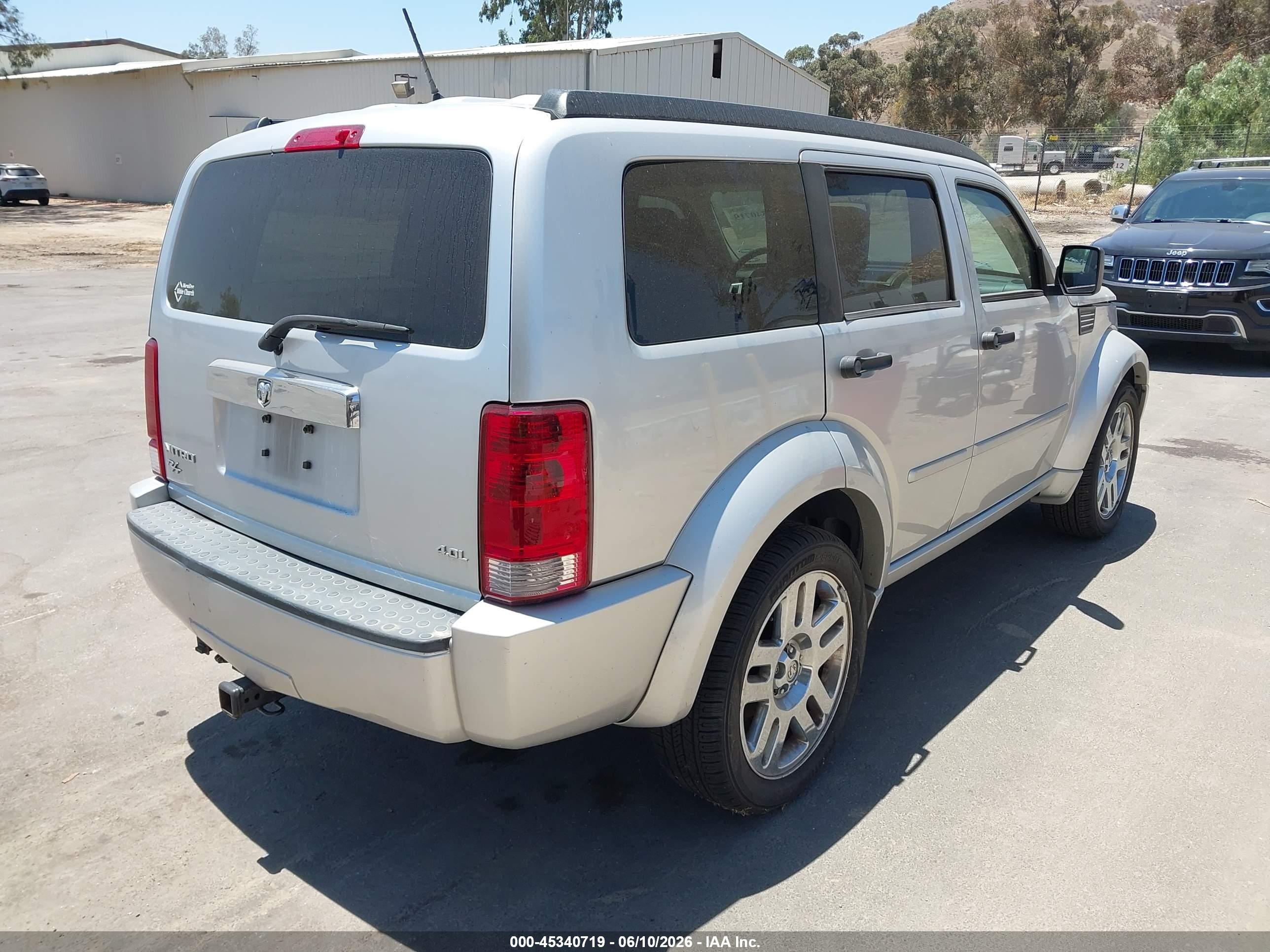 DODGE NITRO image 4