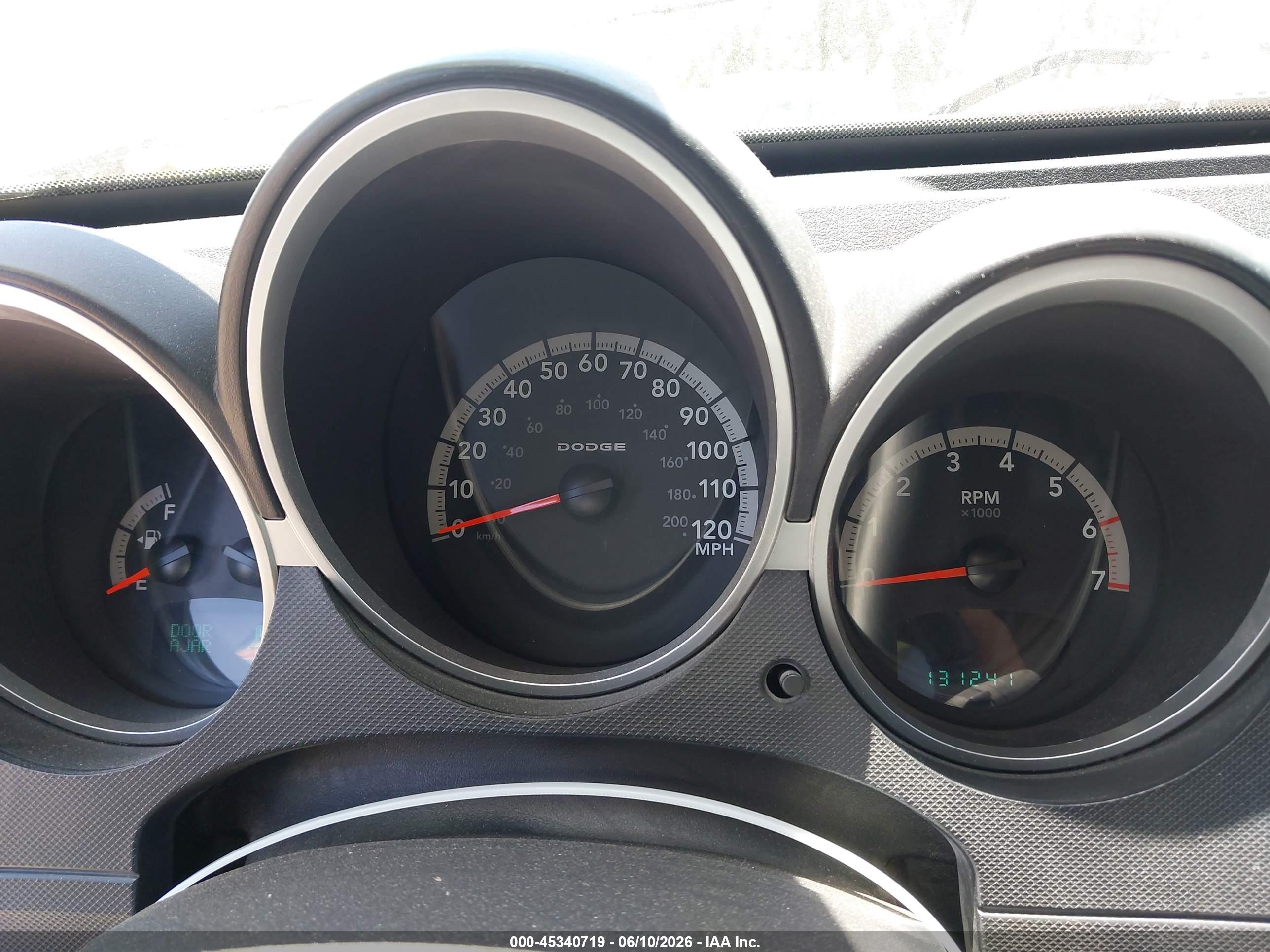 DODGE NITRO image 7