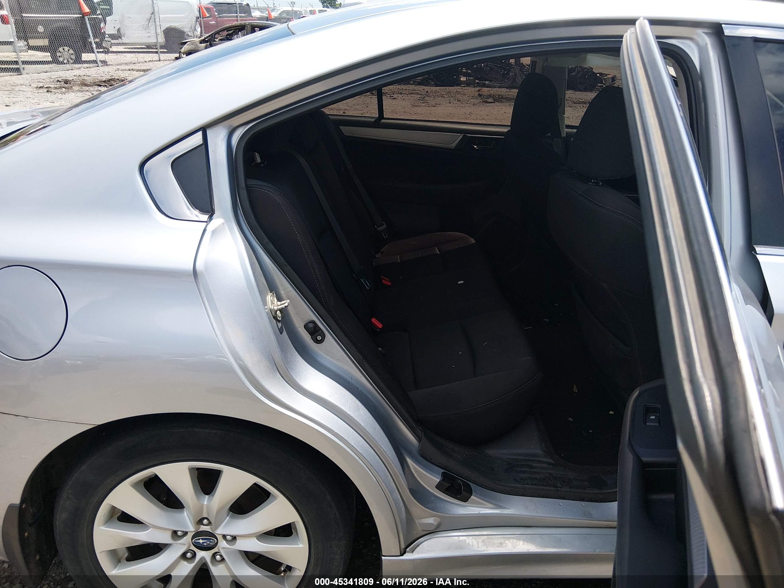 SUBARU LEGACY image 8