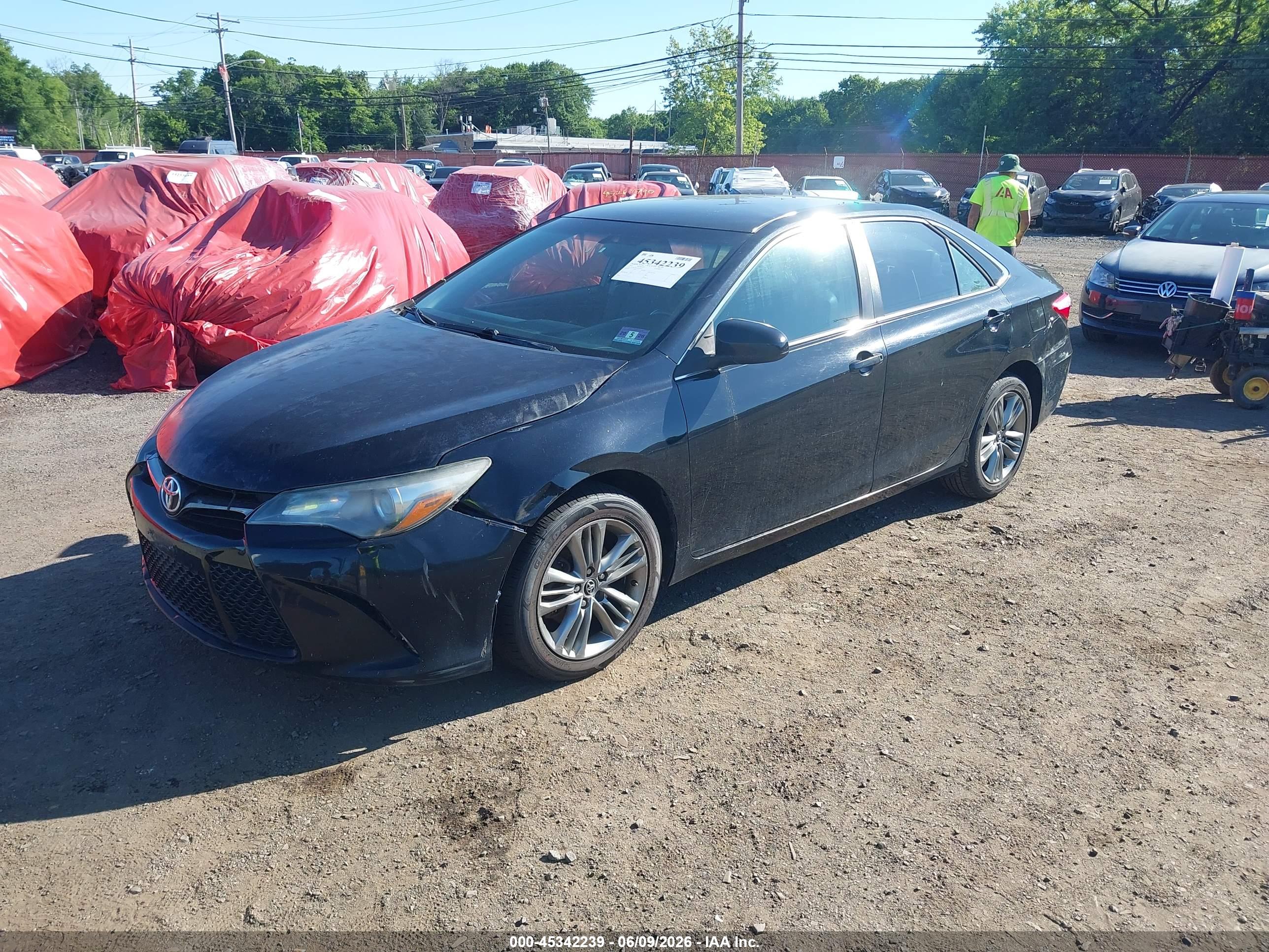 TOYOTA CAMRY image 2
