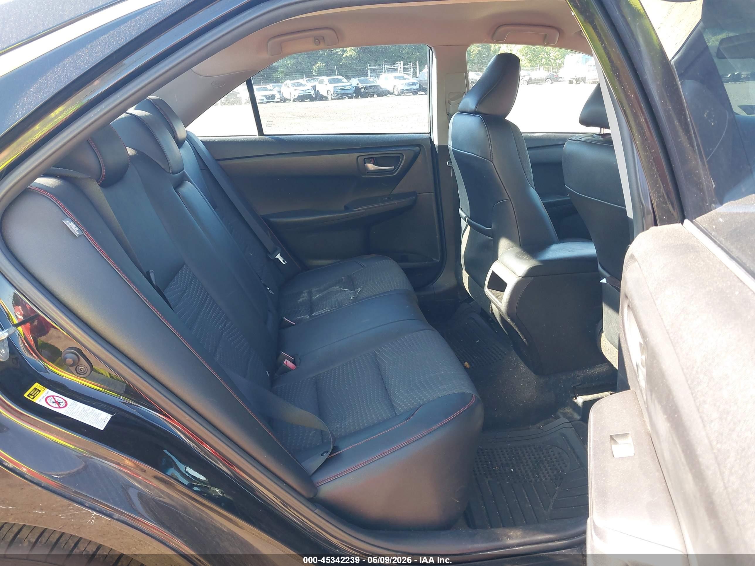 TOYOTA CAMRY image 8