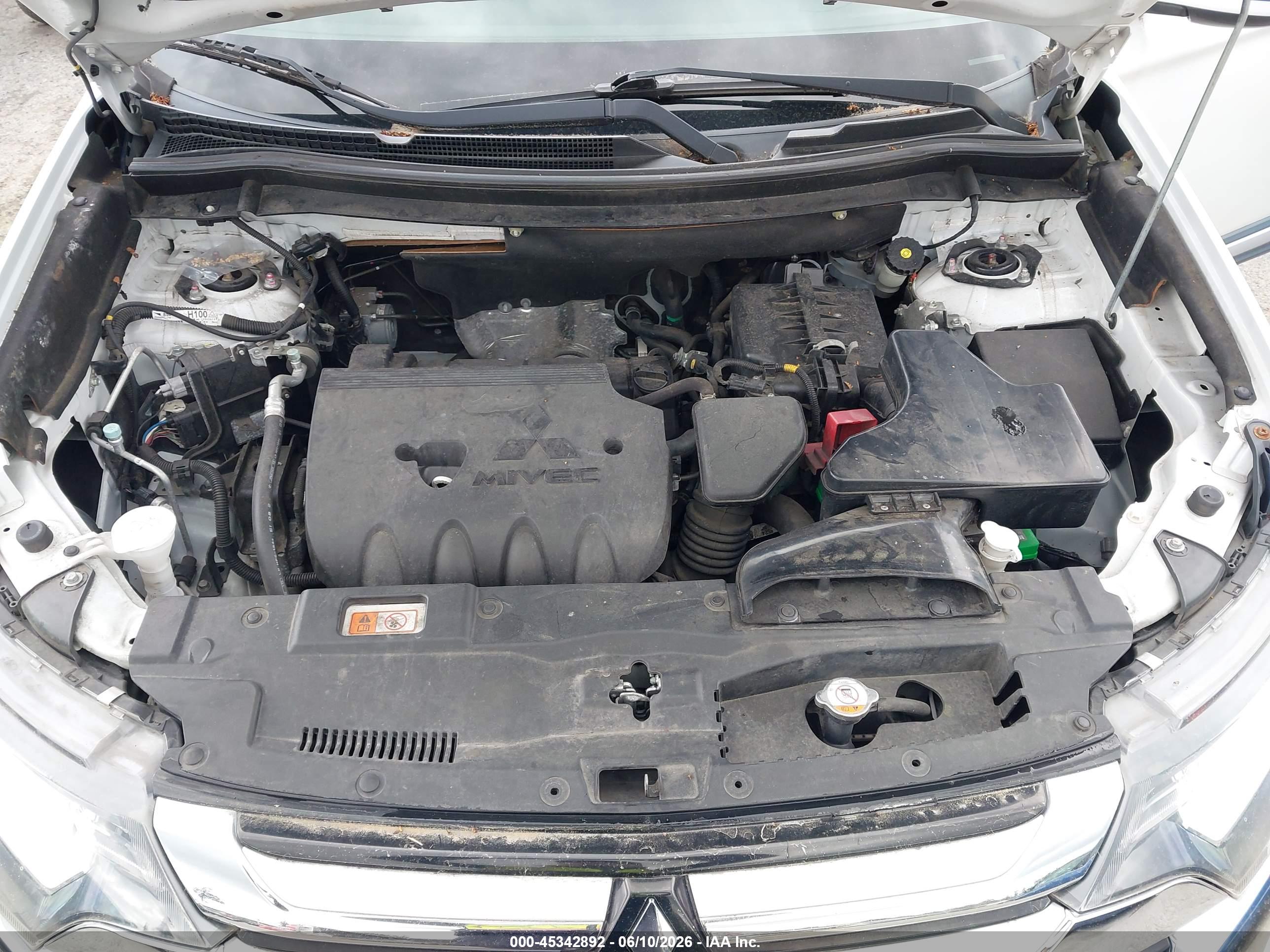 MITSUBISHI OUTLANDER image 10