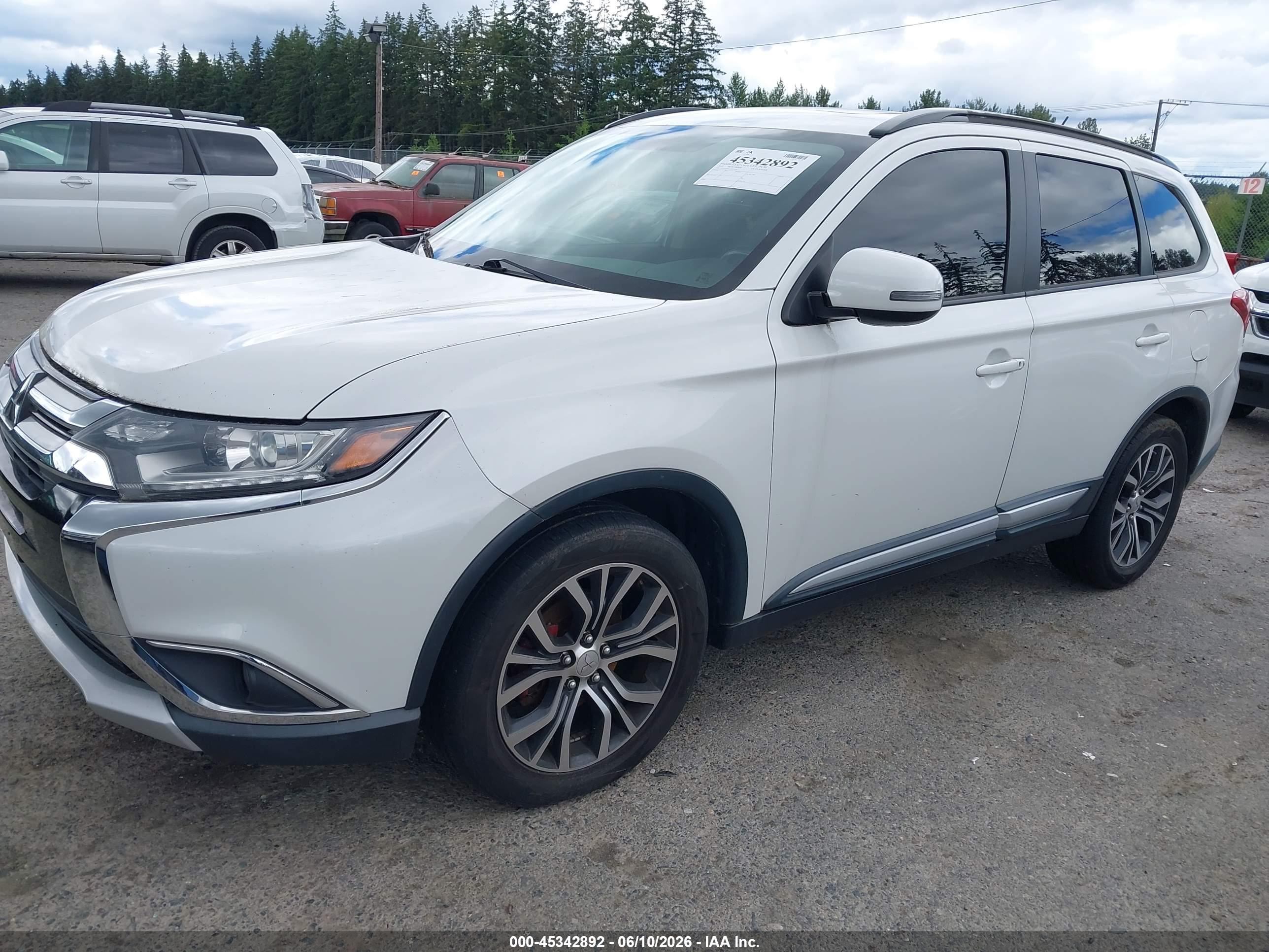 MITSUBISHI OUTLANDER image 2